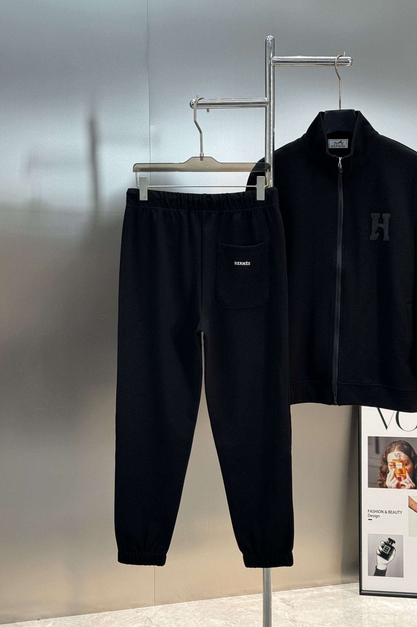 HERMES 25's New Casual Tencel Set: Unisex Sportswear with H Leather Logo 7 i1759899854083 2647 0 5