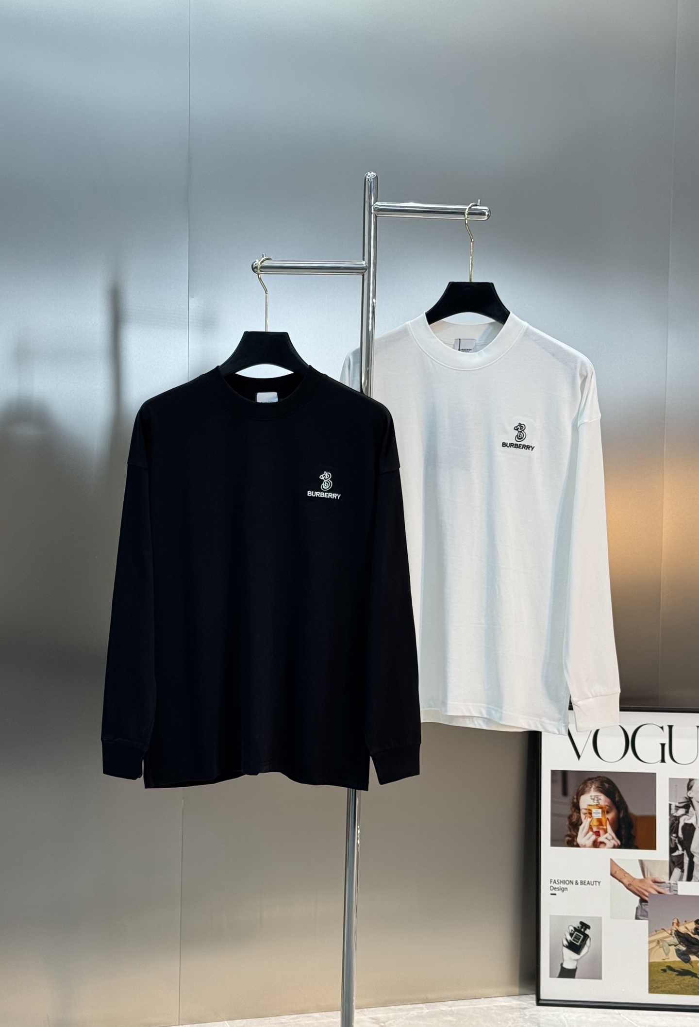 BBR巴宝莉25s新款长袖T恤.干净清爽款❤️男女同款！宽松版型真的很迷人.胸口精致3D绣花.潮流时尚元