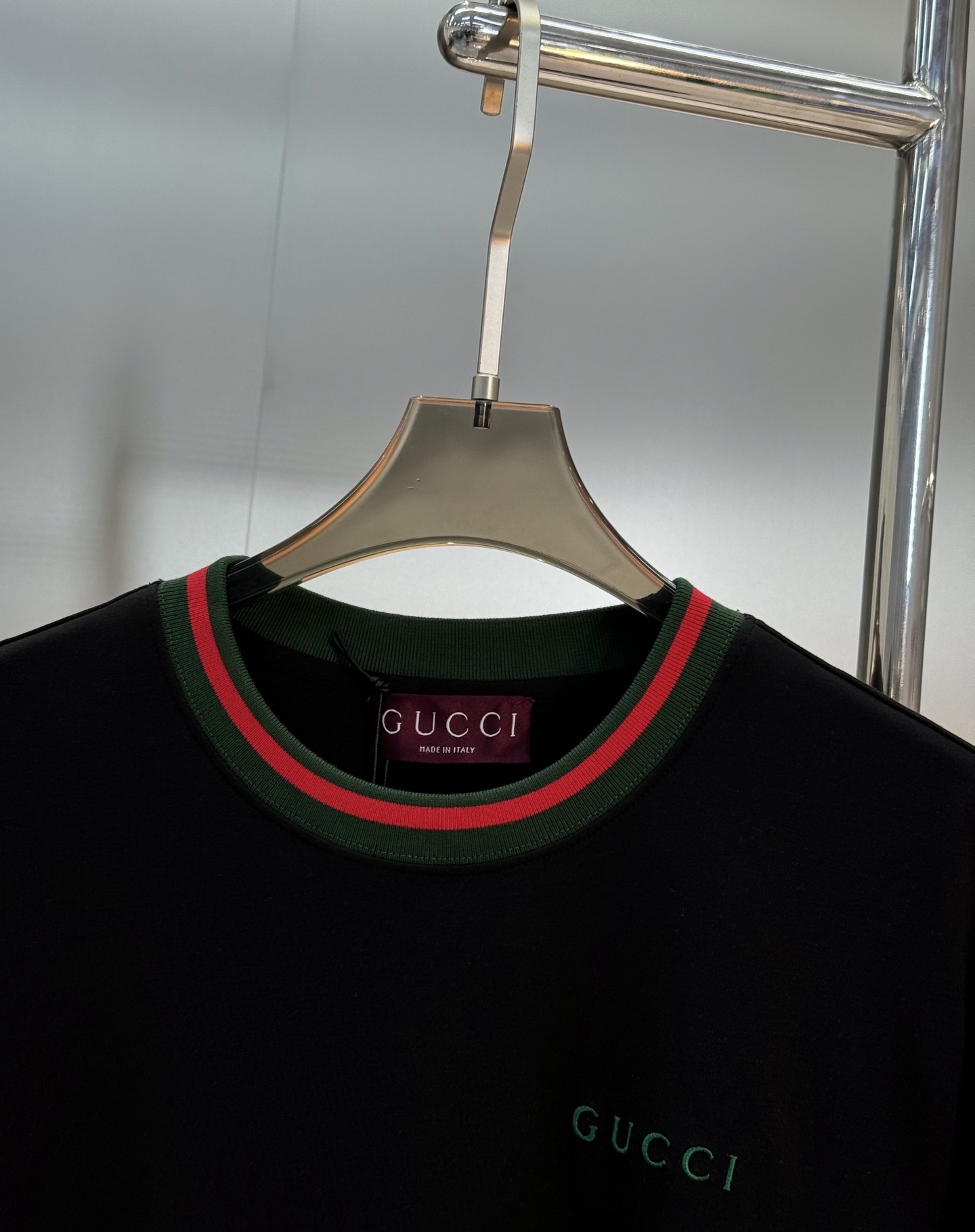 顶级颜值担当！GUCC*25s新款莫代尔长袖T恤.当季颜值担当.经典红绿条G家流行色来了～领口袖口酒红绿