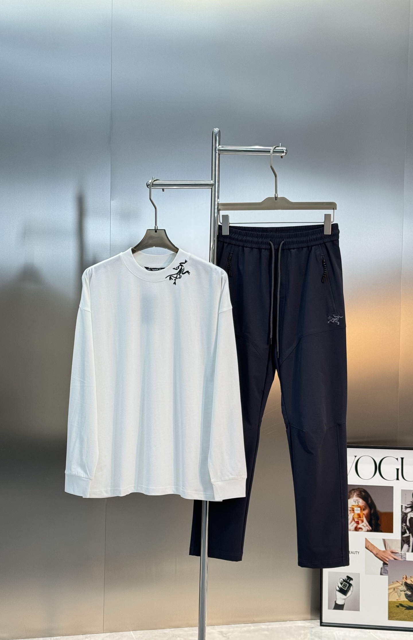 ARCTERY*始祖*鸟25s新款宽松版型长袖T恤.男女同款～小红书推荐！领口经典品牌造型🐦绣花🪡造型.