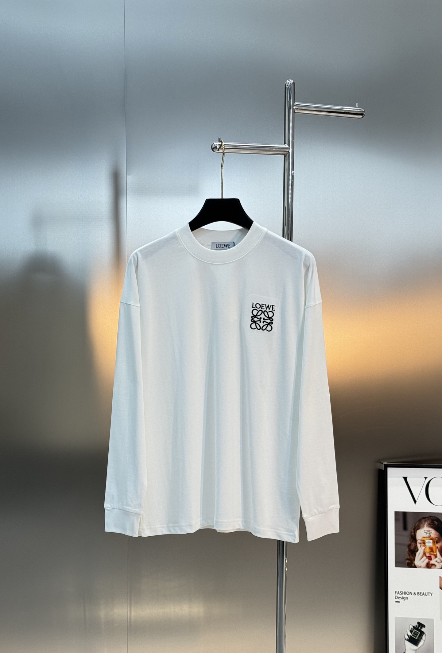 LOEWE罗意威25s新款长袖T恤.干净清爽款❤️男女同款！宽松版型真的很迷人.胸口精致3D绣花.潮流时