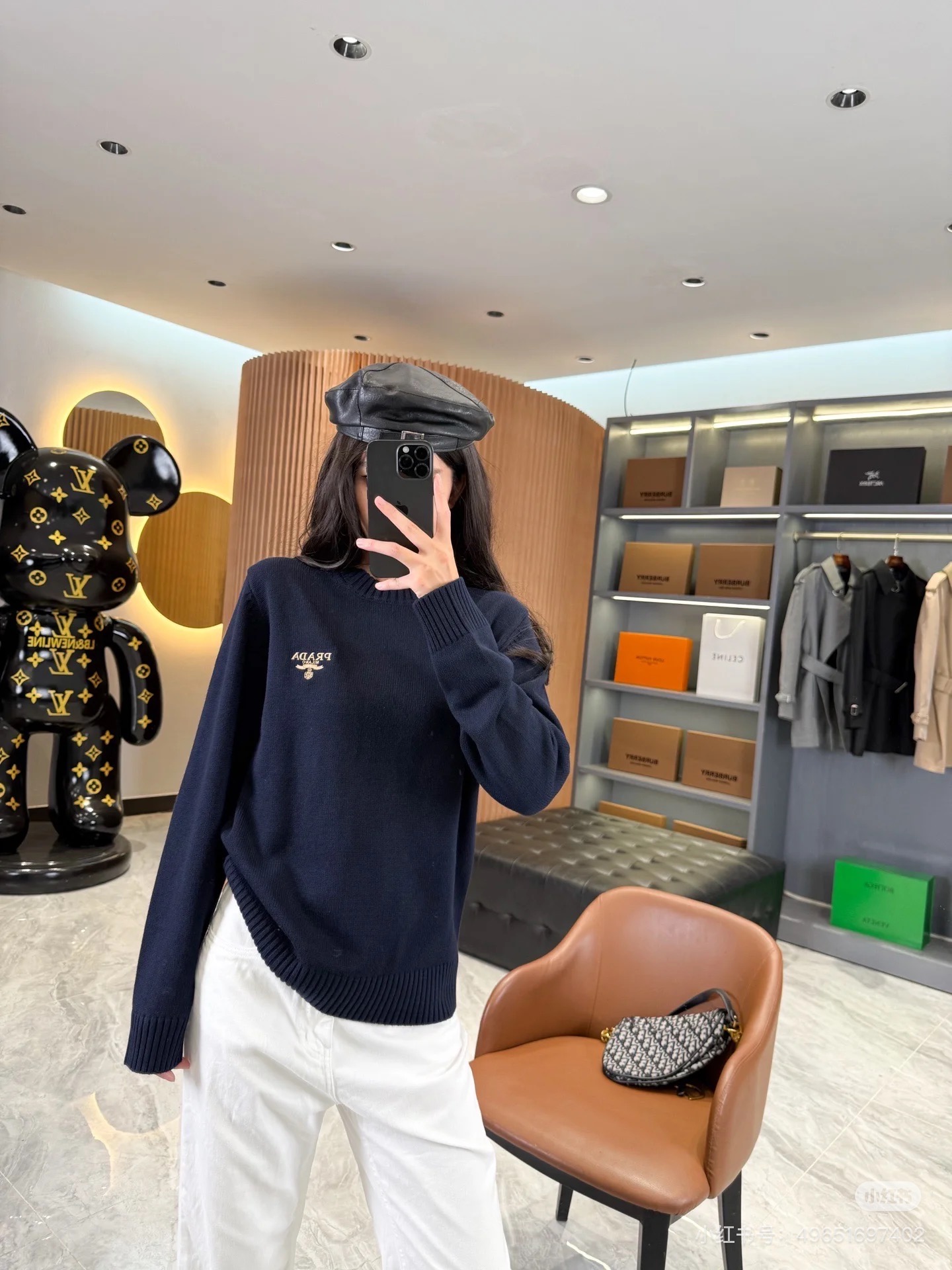 Prada 羊绒圆领毛衣原单推荐！普拉达这款圆领毛衣，选用高品质羊毛混纺.柔软亲肤，秋冬穿超舒服!灰色低