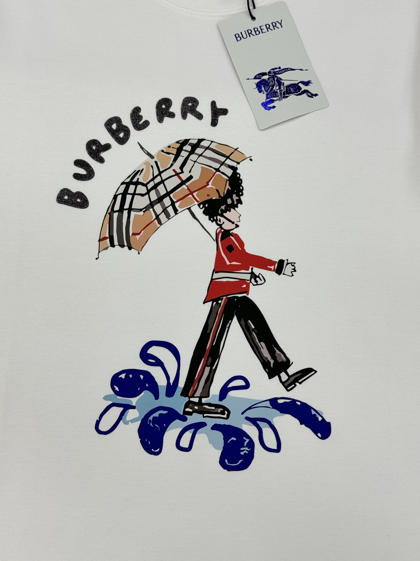 Burberry巴宝莉新款莫代尔T恤.采用纯棉300g莫代尔面料材质，柔软舒适，日常穿着超友好!正面是品