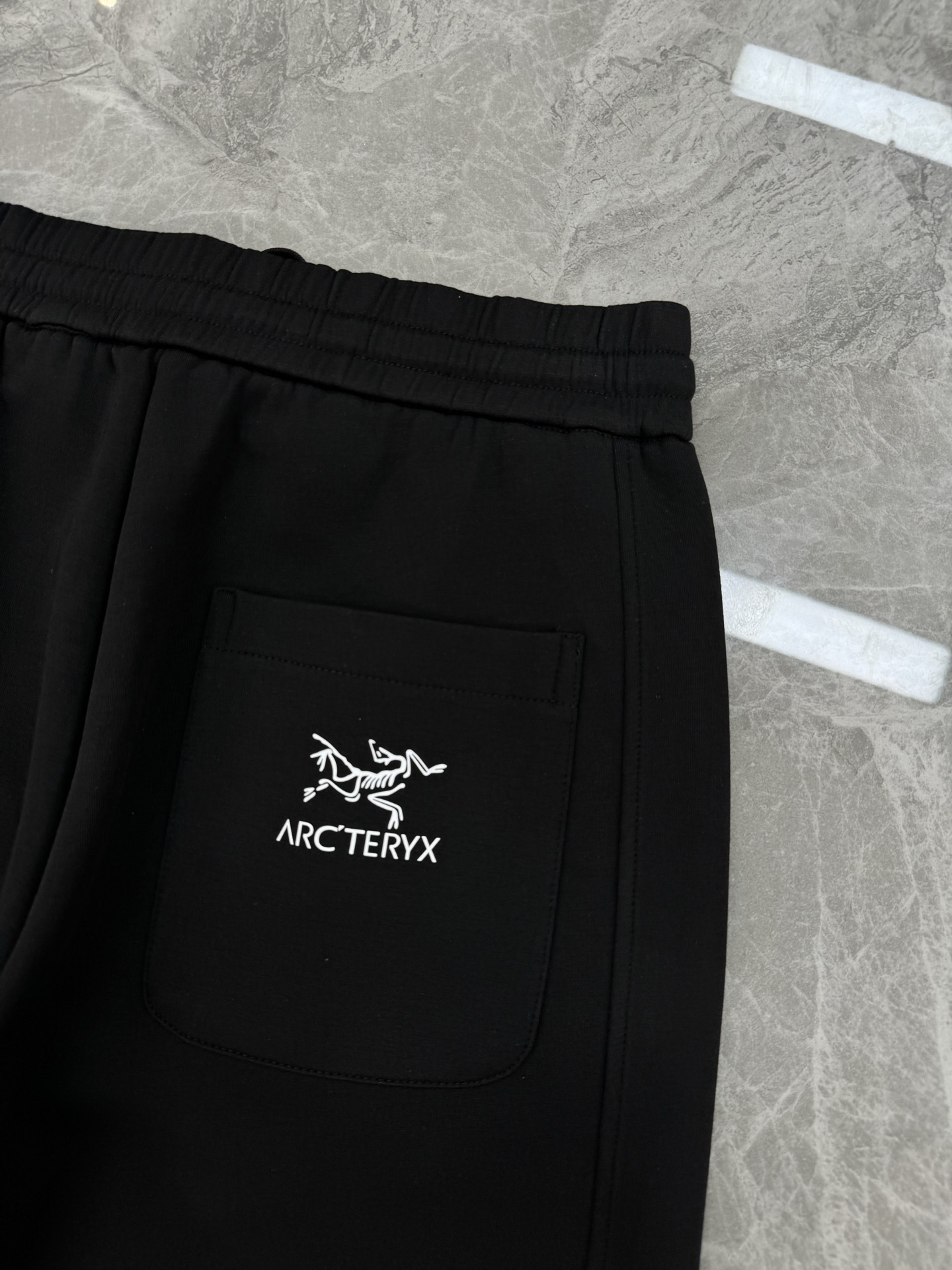 Arc'teryx Men's Casual Cotton Blend Sweatpants with Logo - Comfortable and Stylish 11 i1760333639352 2334 0 9