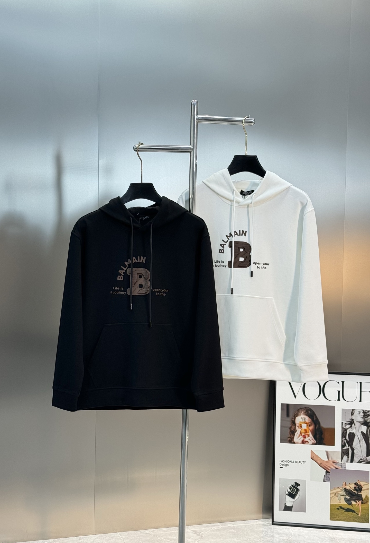 BALAIN CIAGA25s巴黎新款连帽卫衣，棉质面料柔软舒适，胸前“Life is a journe