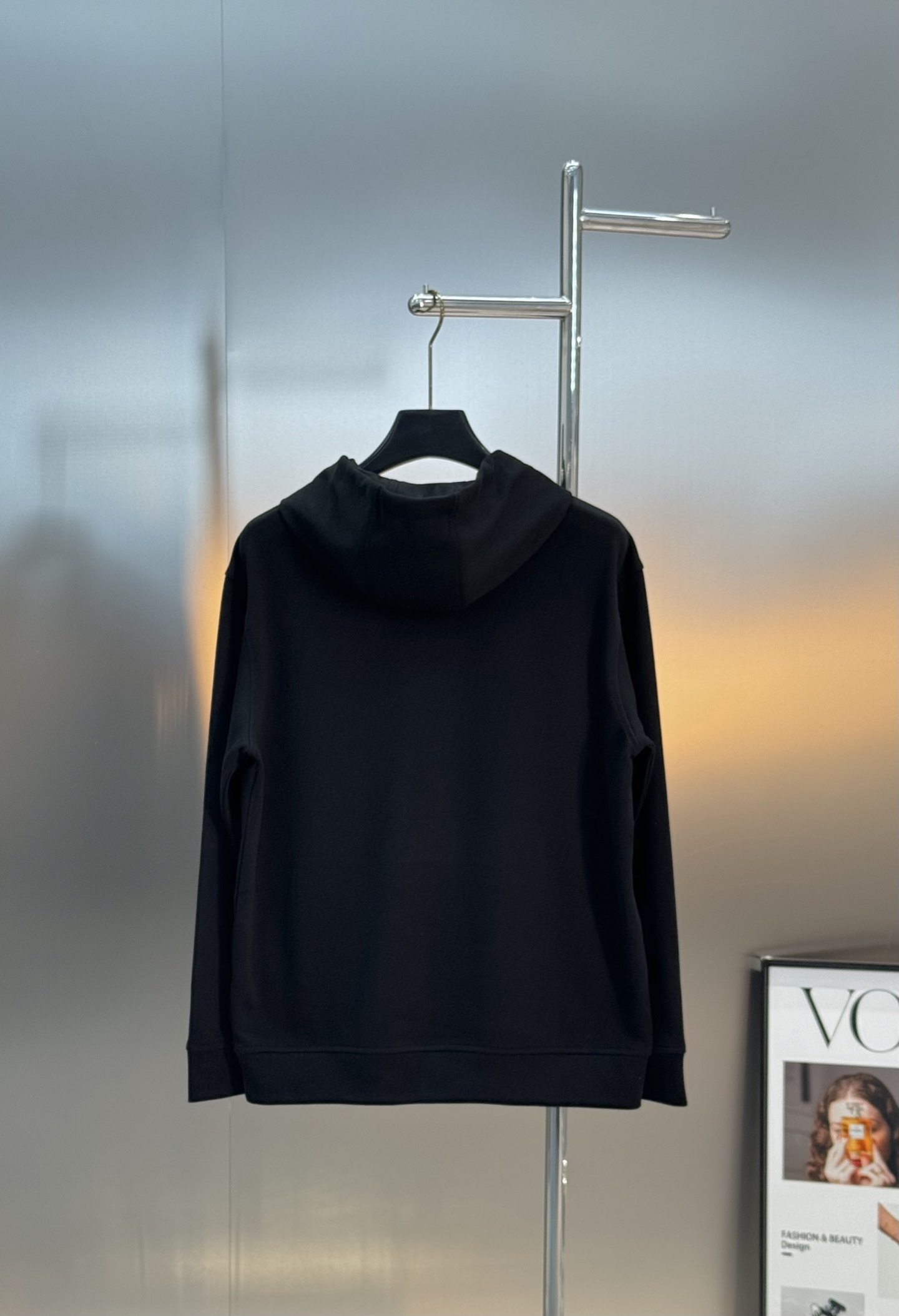 Dior Dorking25s新品连帽卫衣.迪奥日常款.黑色主色+白色草写Logo，辨识度超高!柔软棉质