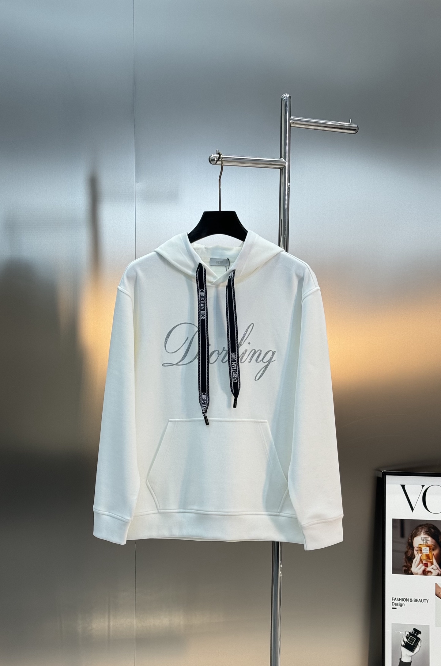 Dior Dorking25s新品连帽卫衣.迪奥日常款.黑色主色+白色草写Logo，辨识度超高!柔软棉质