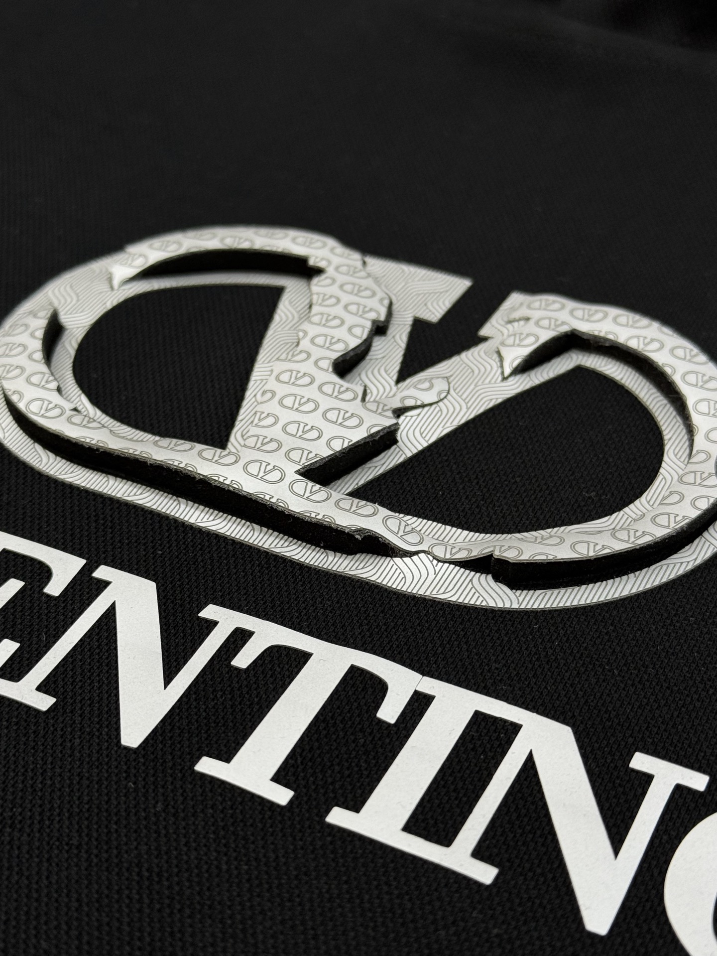 Valentino华伦天奴25s新款连帽卫衣，男女同款！380g天丝面料.柔软棉质面料，穿着舒适又保暖。