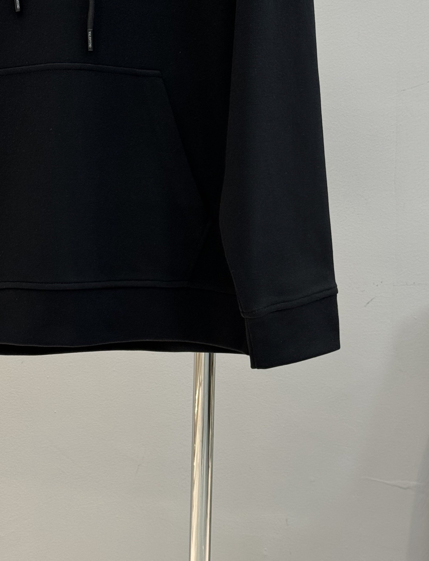 Valentino华伦天奴25s新款连帽卫衣，男女同款！380g天丝面料.柔软棉质面料，穿着舒适又保暖。