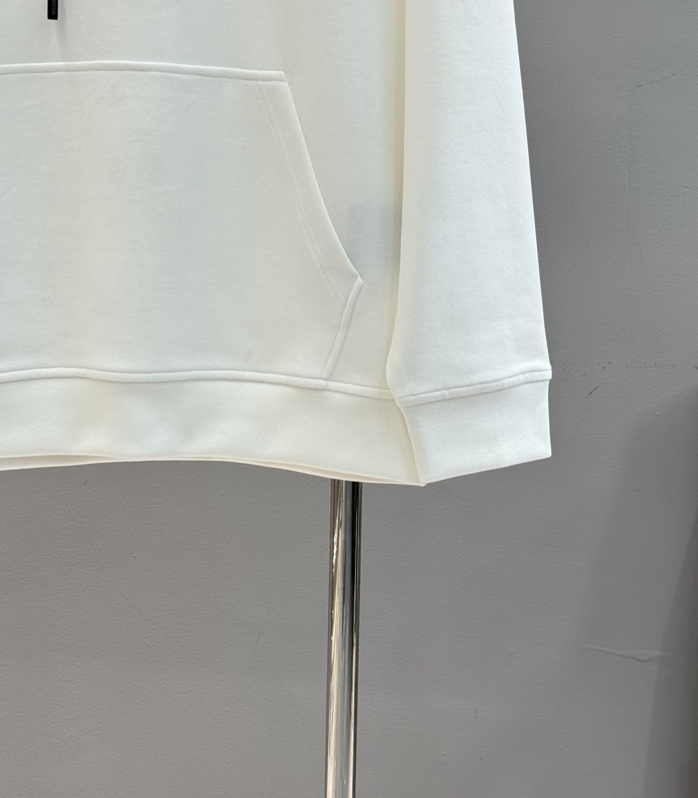 Valentino华伦天奴25s新款连帽卫衣，男女同款！380g天丝面料.柔软棉质面料，穿着舒适又保暖。