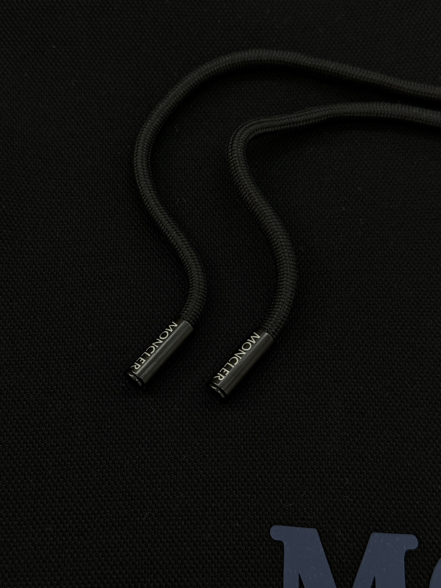 Moncler蒙口新款连帽卫衣，超舒适天丝面料.柔软棉质面料，舒适又保暖，日常穿搭超百搭!正面品牌标志+