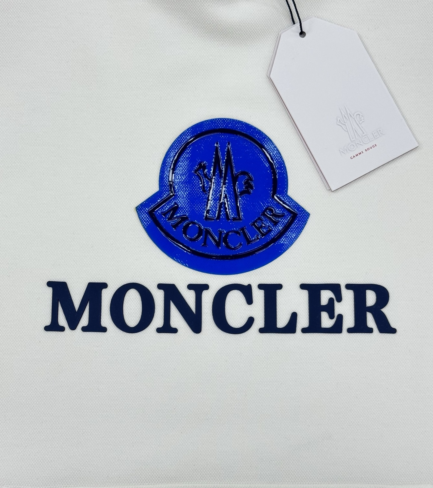 Moncler蒙口新款连帽卫衣，超舒适天丝面料.柔软棉质面料，舒适又保暖，日常穿搭超百搭!正面品牌标志+