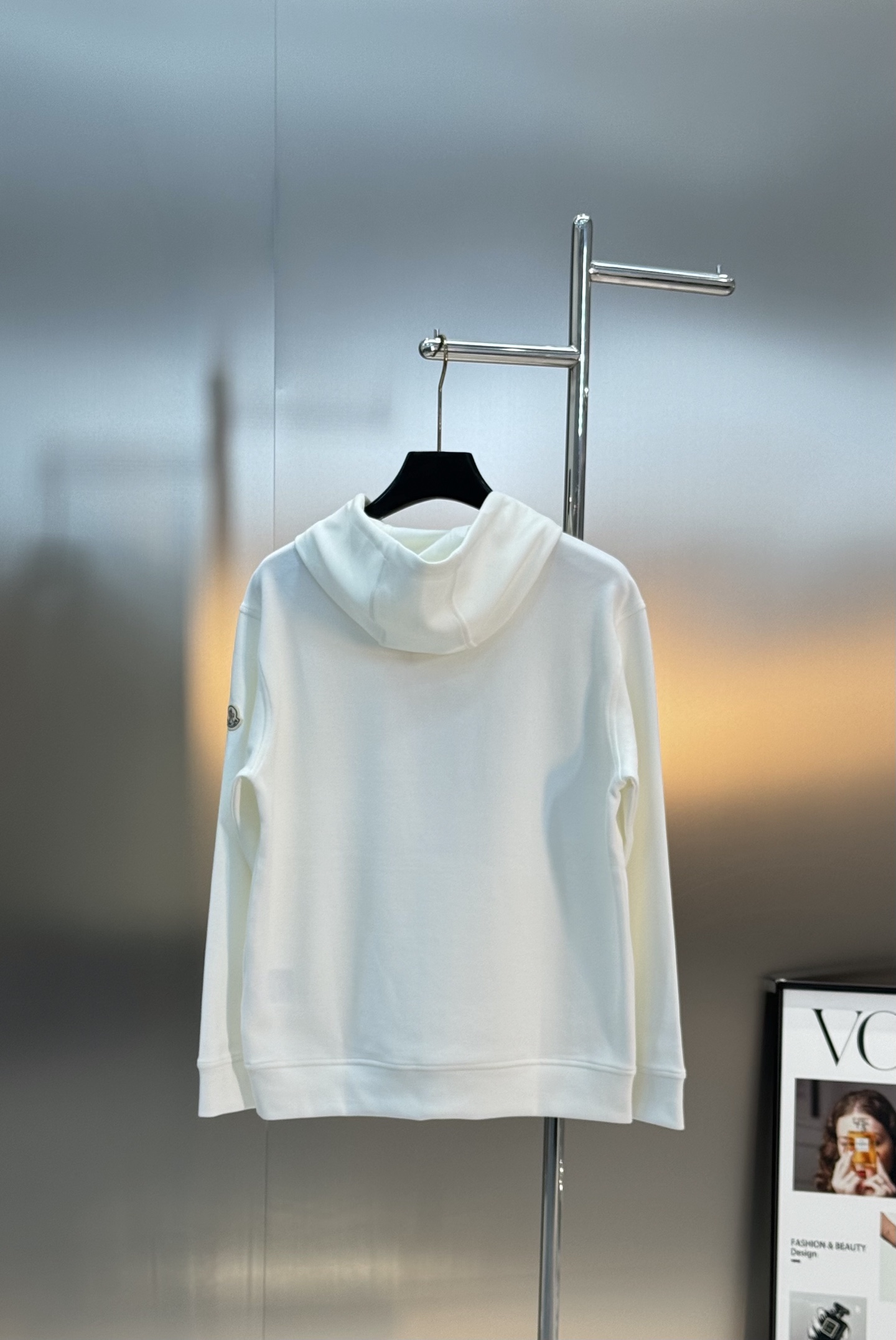 Moncler蒙口新款连帽卫衣，超舒适天丝面料.柔软棉质面料，舒适又保暖，日常穿搭超百搭!正面品牌标志+