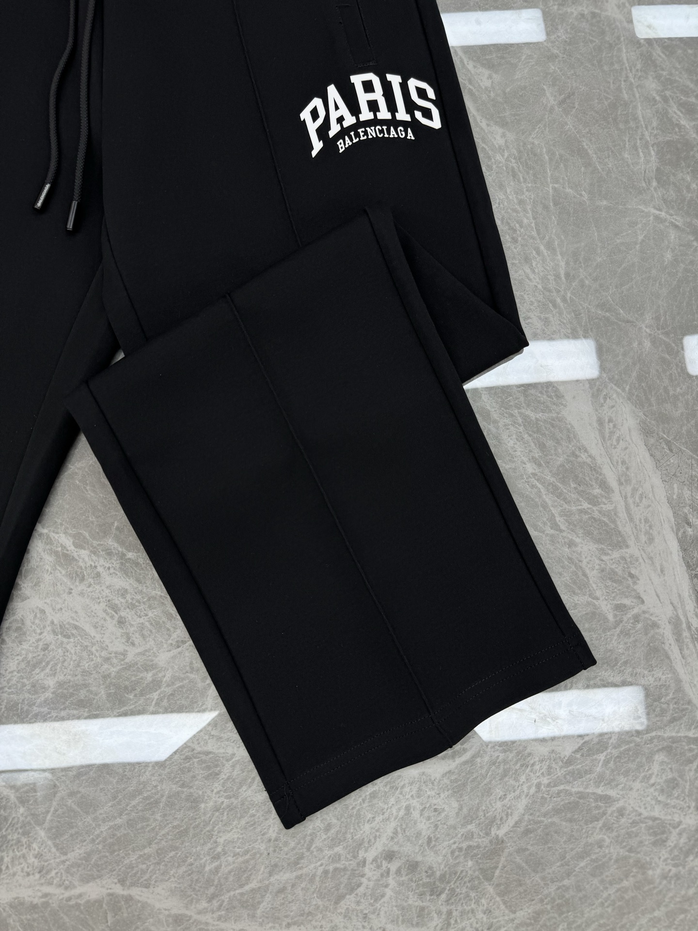 Balenciaga Paris Straight-Leg Lounge Pants - Comfortable & Stylish 8 i1760444183407 8005 0 6