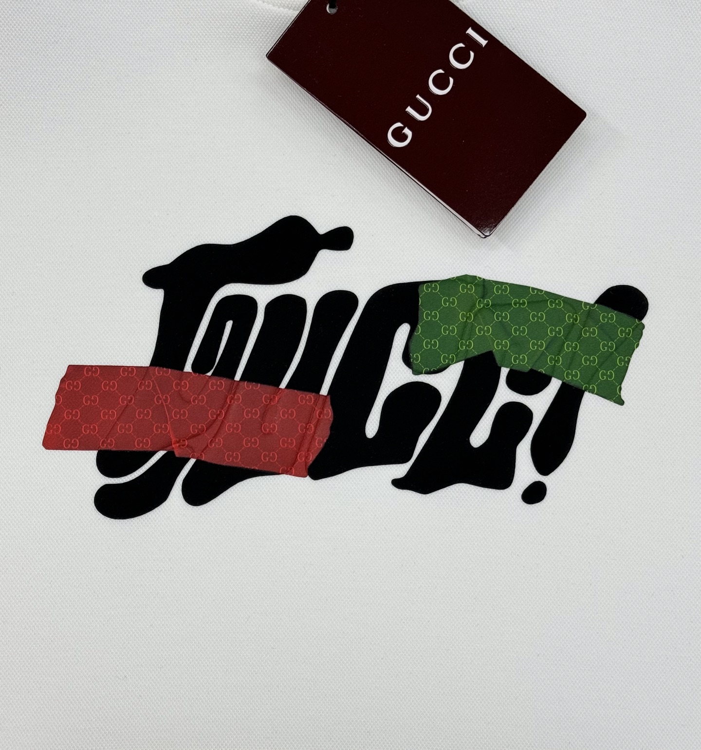 Gucci古奇25s新款连帽卫衣，甄选天丝面料.柔软棉质面料，穿着舒适又保暖。正面彩色品牌字母，双层高温