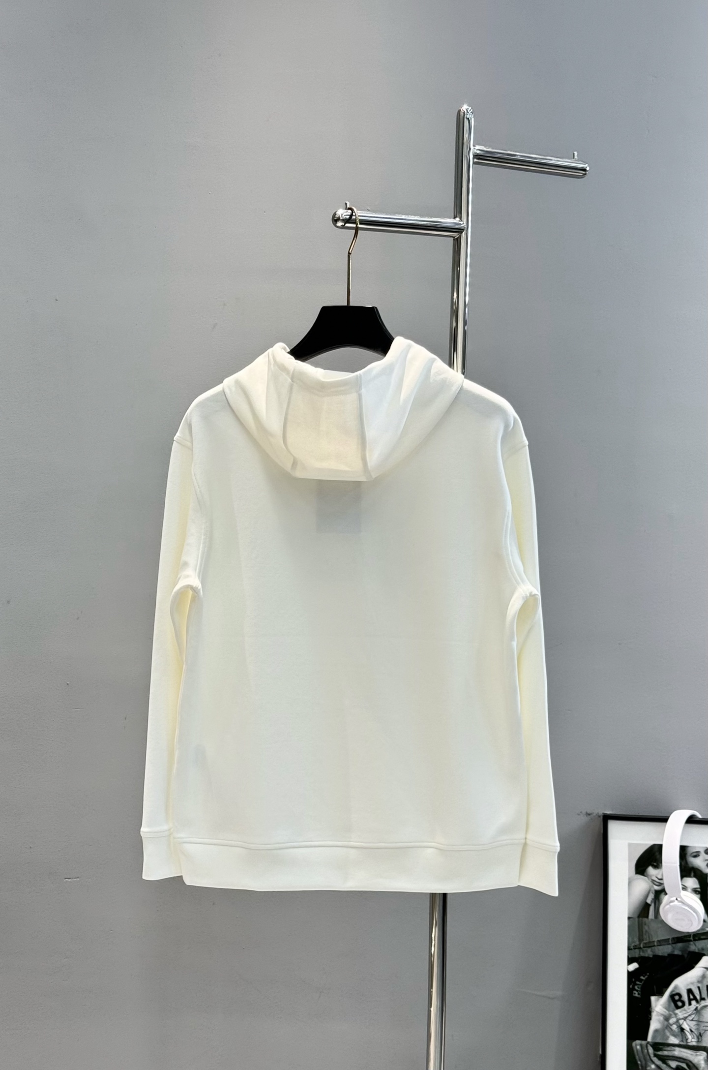 Gucci古奇25s新款连帽卫衣，甄选天丝面料.柔软棉质面料，穿着舒适又保暖。正面彩色品牌字母，双层高温