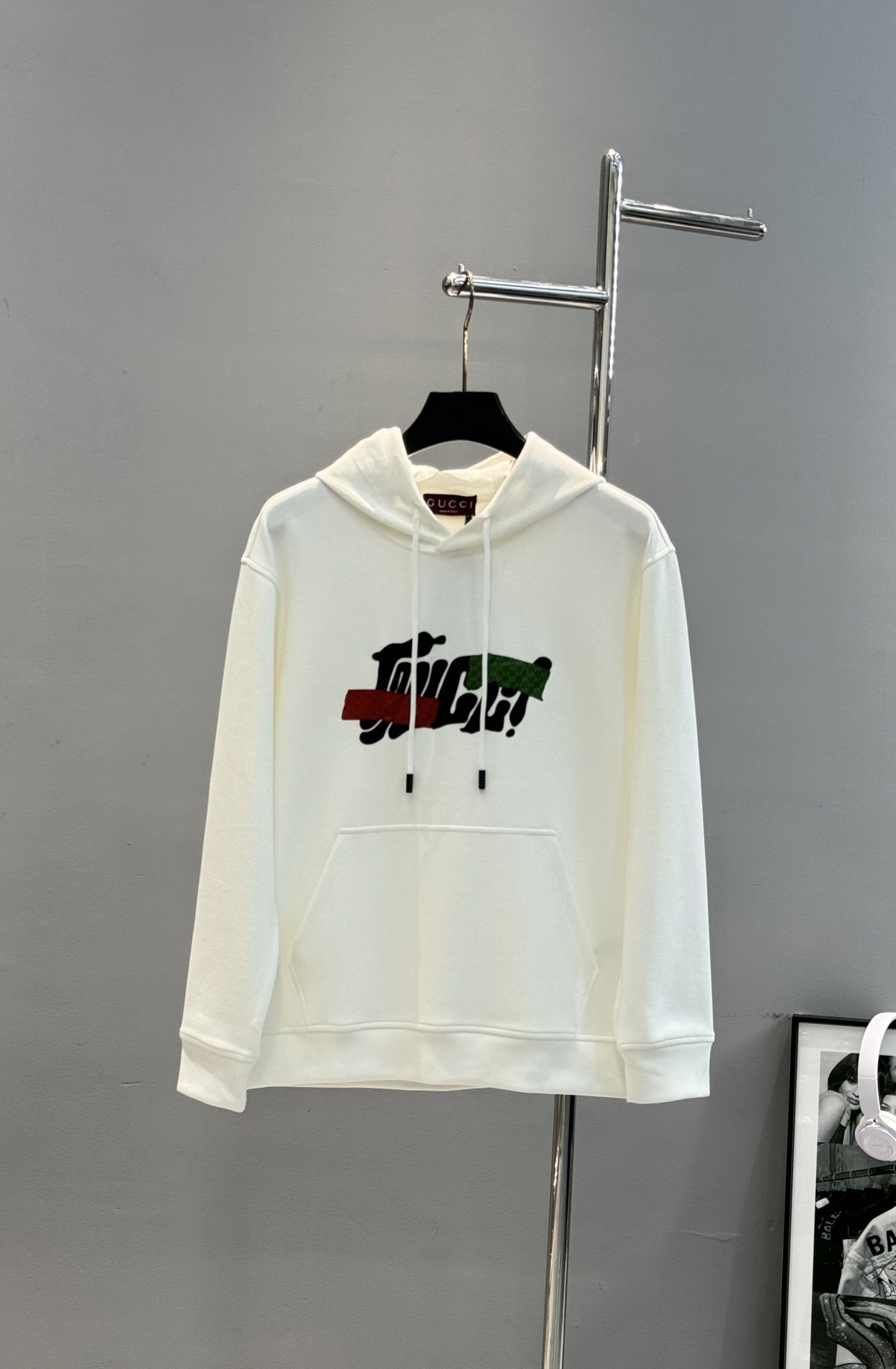 Gucci古奇25s新款连帽卫衣，甄选天丝面料.柔软棉质面料，穿着舒适又保暖。正面彩色品牌字母，双层高温