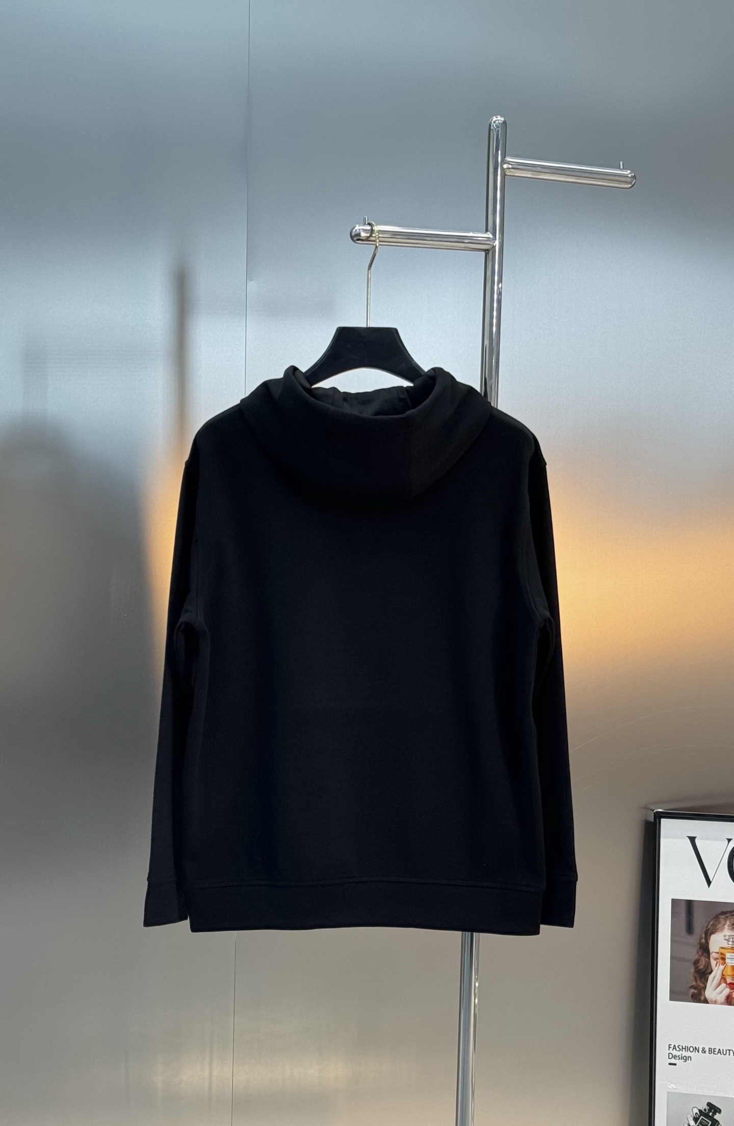 Alexander Wang亚历山大王新款连帽卫衣，正面品牌字母高温印花，简约又有辨识度计。高品质棉料，