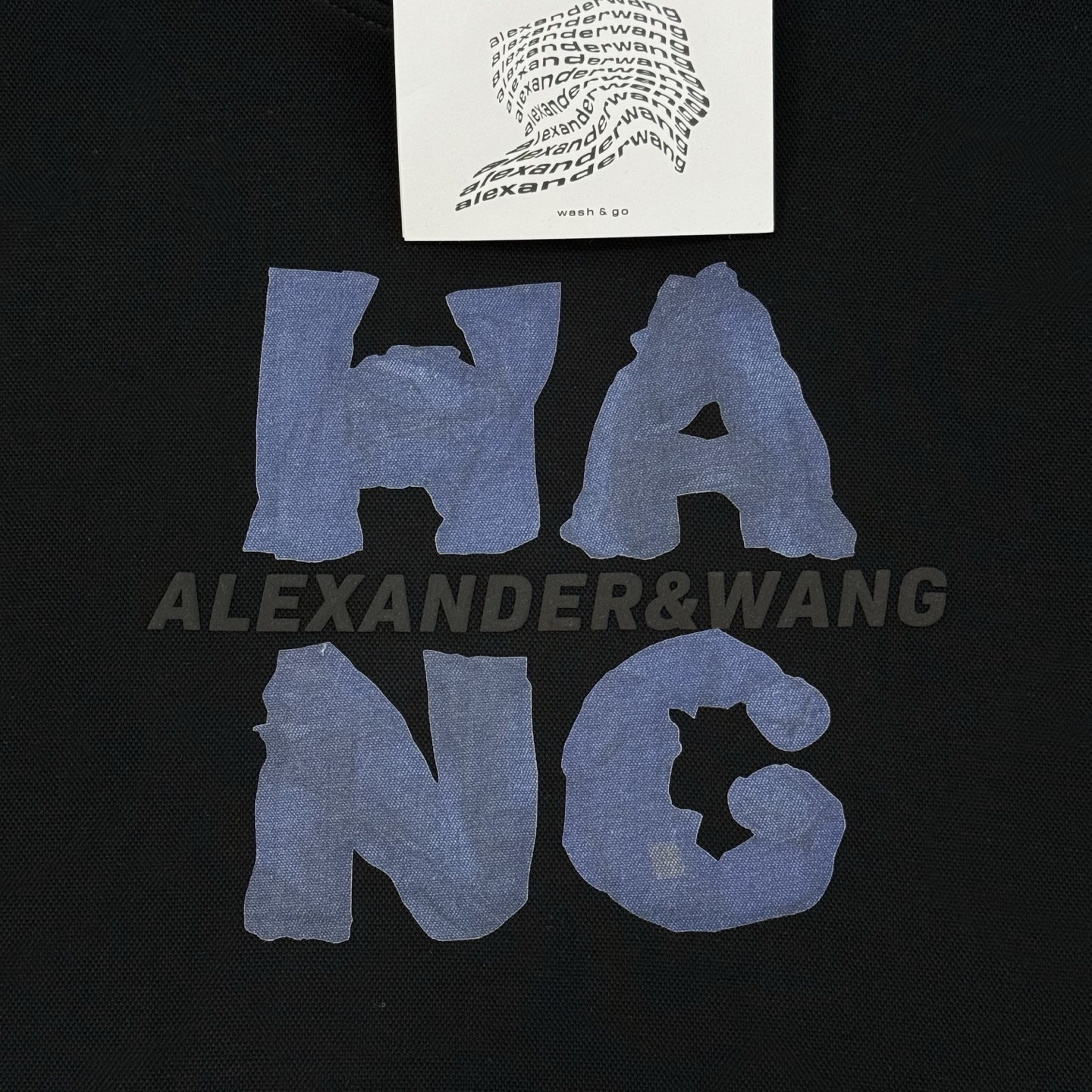Alexander Wang亚历山大王新款连帽卫衣，正面品牌字母高温印花，简约又有辨识度计。高品质棉料，