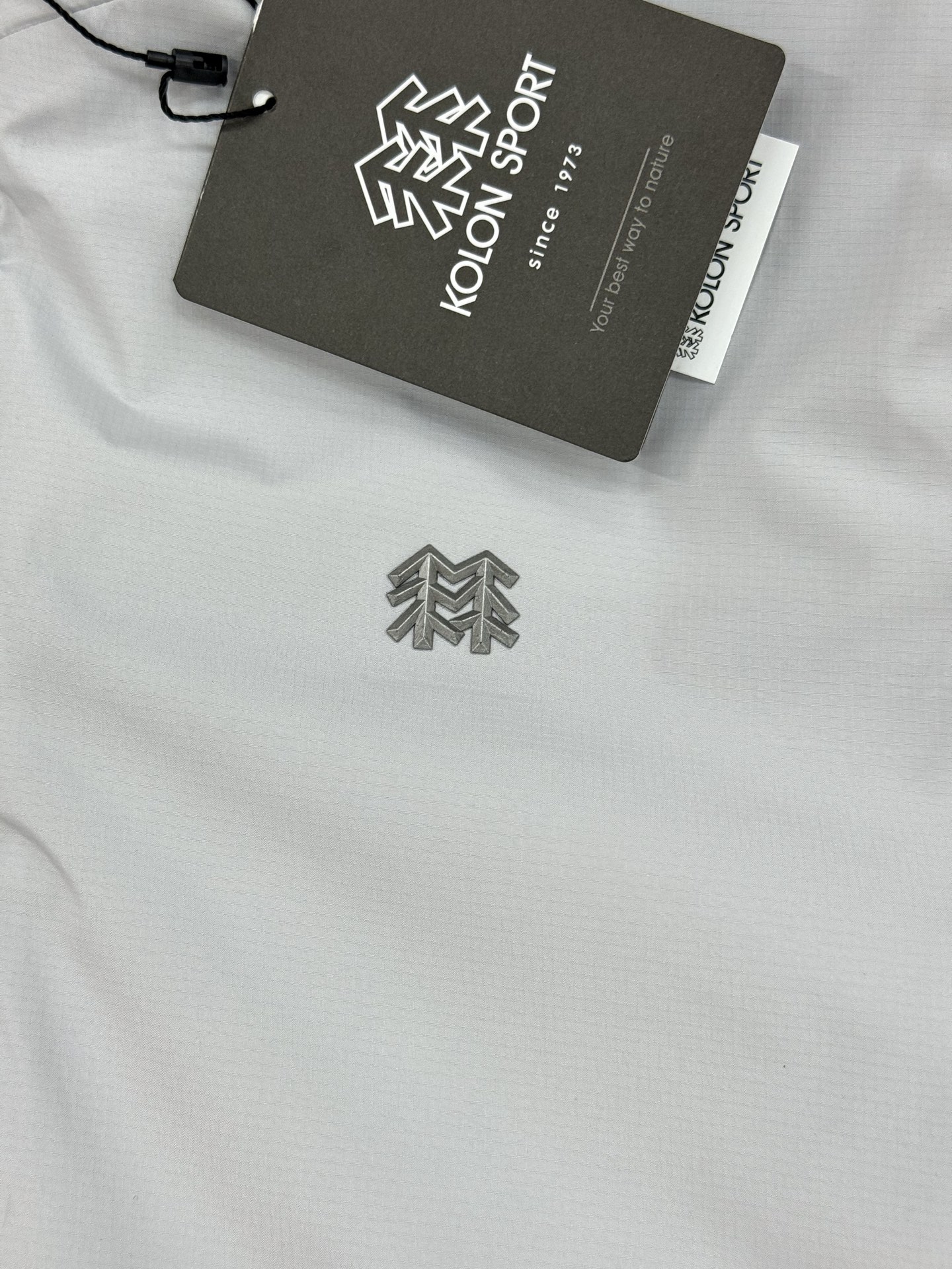 KOLON SPORT 可隆25s新款棉马甲. 这款马甲采用Primaloft®P棉填充，轻薄又保暖，防