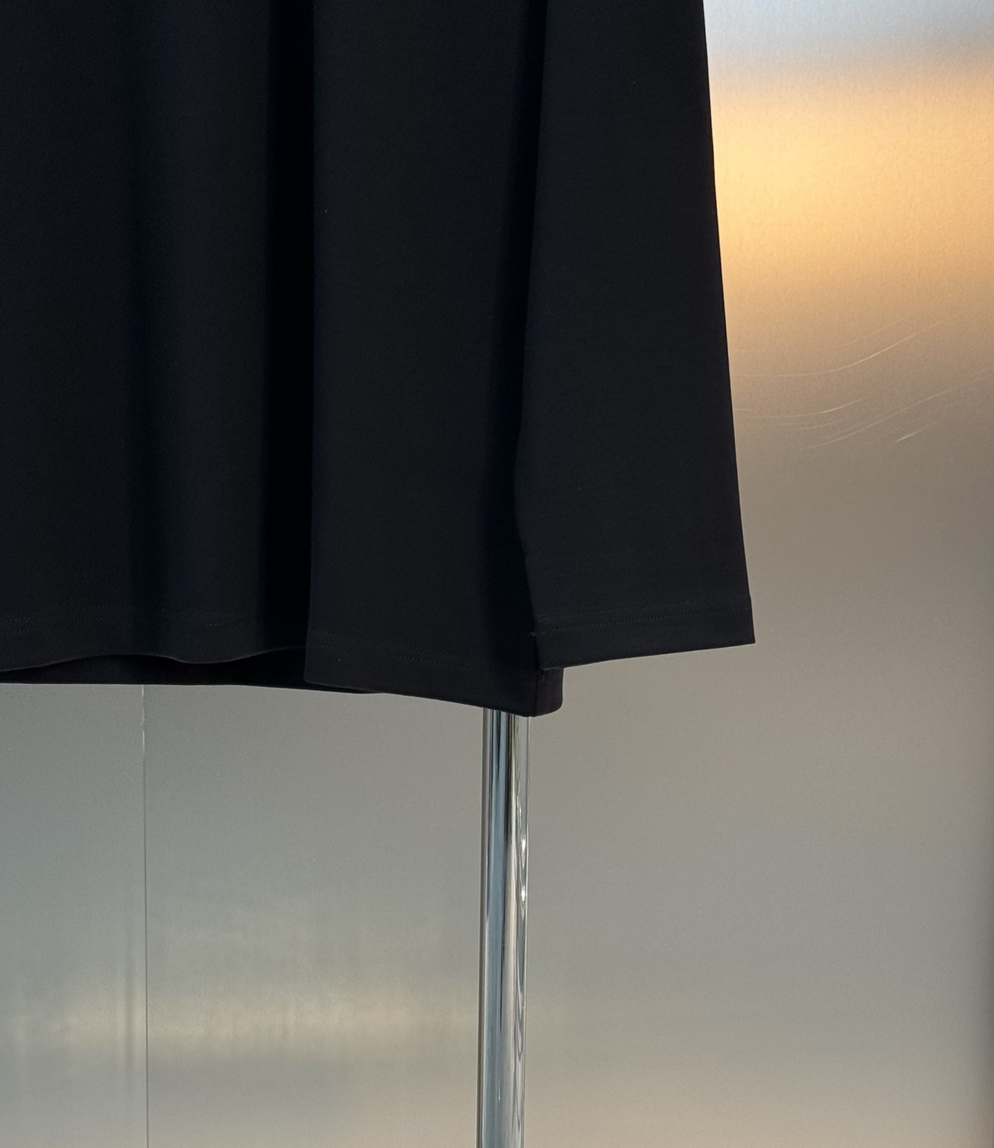 DESCENT*迪桑特RUNNING系列基础款长袖T恤.采用超柔糯莫代尔面料，四向拉伸，柔软舒适.运动时