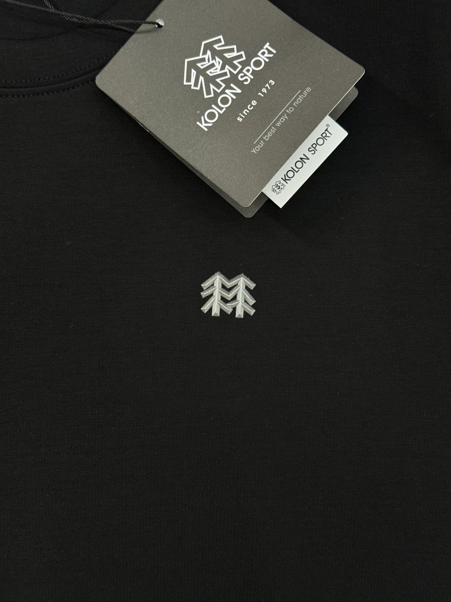 KOLONSPORT可隆25s新款男士长袖T恤，简约圆领设计，主打运动休闲风。高克重莫代尔棉面料，柔软细