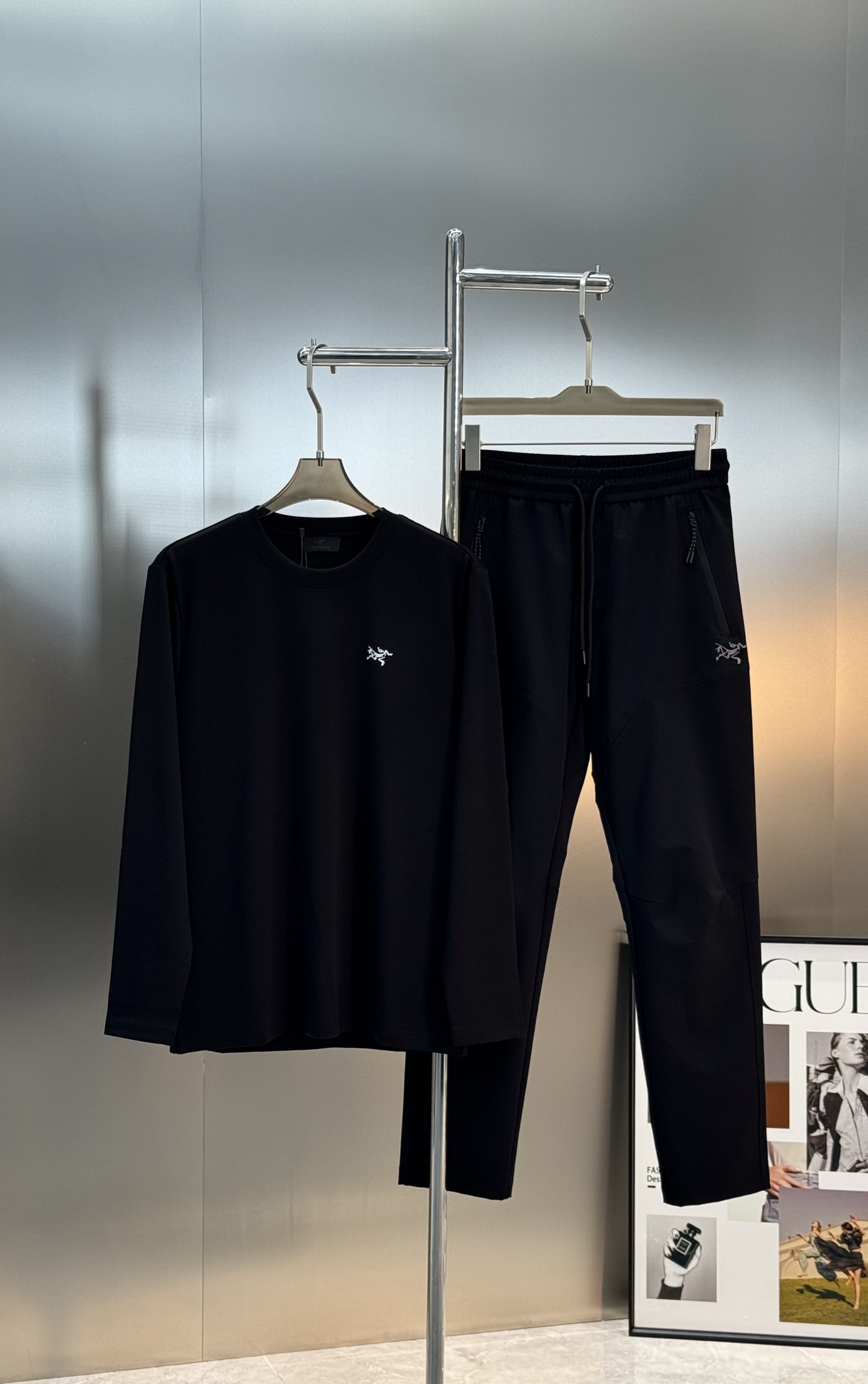 Arcteryx始祖鸟Cormac Crew LS长袖T恤，基础款推荐.适合户外运动和日常穿搭。高克重莫