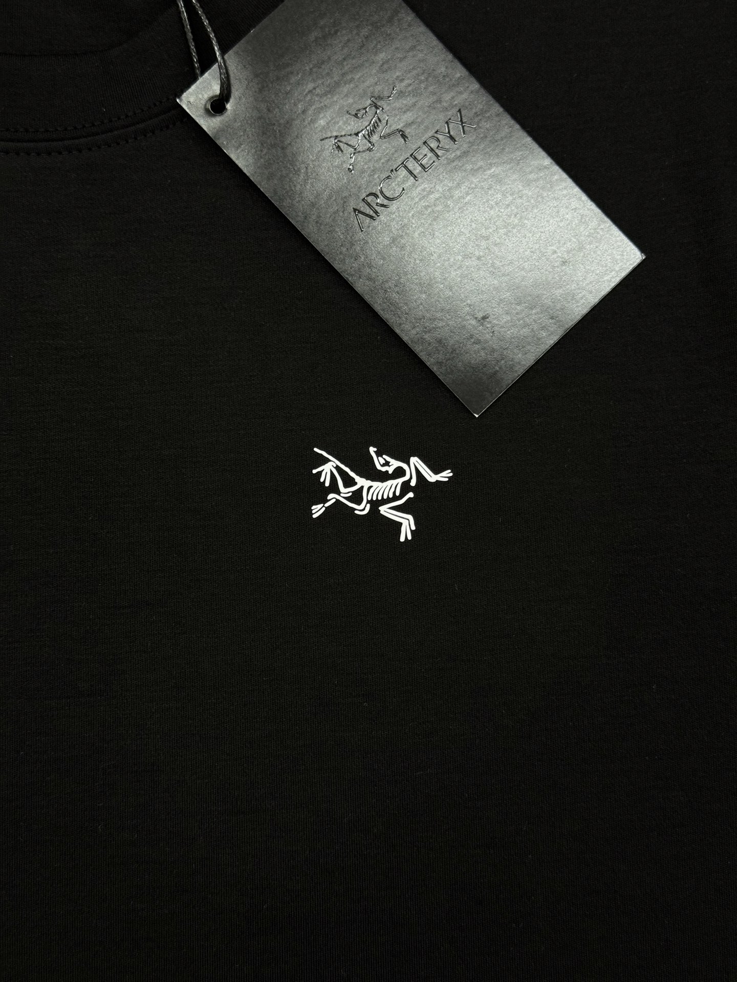 Arcteryx始祖鸟Cormac Crew LS长袖T恤，基础款推荐.适合户外运动和日常穿搭。高克重莫