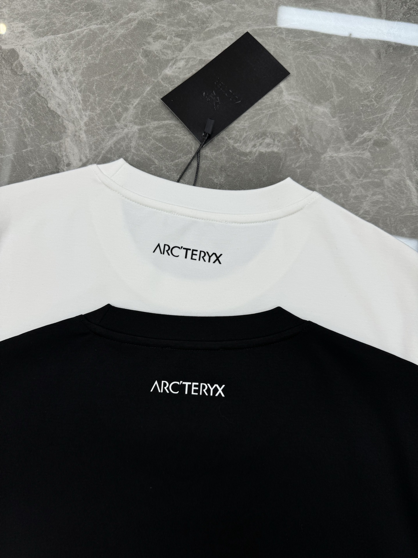 Arcteryx始祖鸟Cormac Crew LS长袖T恤，基础款推荐.适合户外运动和日常穿搭。高克重莫