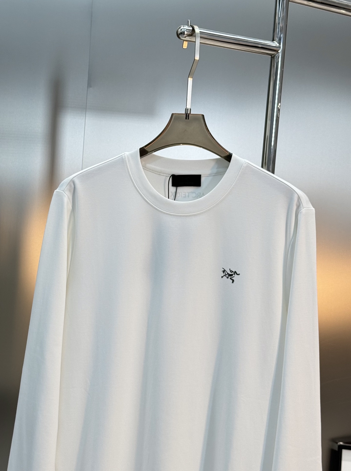 Arcteryx始祖鸟Cormac Crew LS长袖T恤，基础款推荐.适合户外运动和日常穿搭。高克重莫