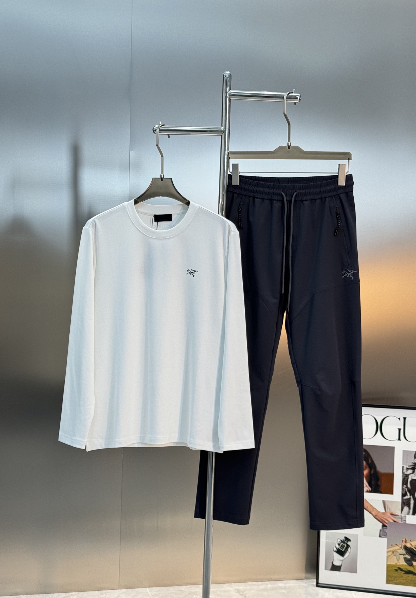 Arcteryx始祖鸟Cormac Crew LS长袖T恤，基础款推荐.适合户外运动和日常穿搭。高克重莫