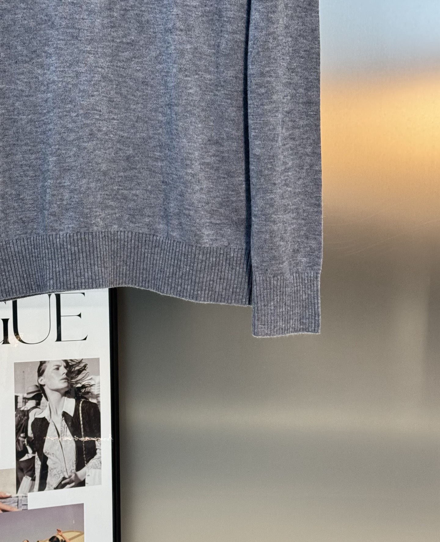 Burberry半拉链羊毛针织衫，采用高品质羊毛，柔软舒适，秋冬穿超暖！半拉链设计方便穿脱，还能调节领口