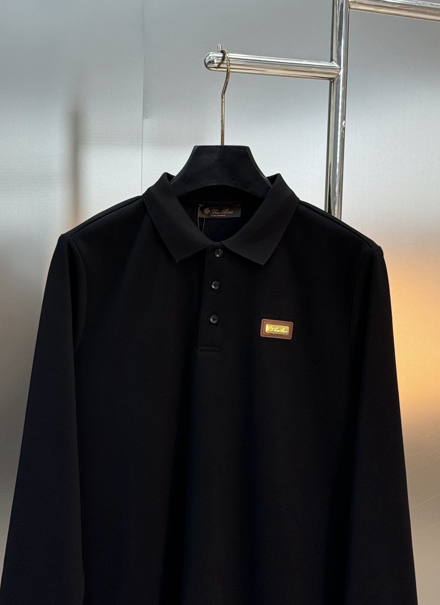 Loro Piana诺悠翩雅 25s秋冬新款男士休闲POLO.采用最新的经典的lP🆕原版五金打造的标识！