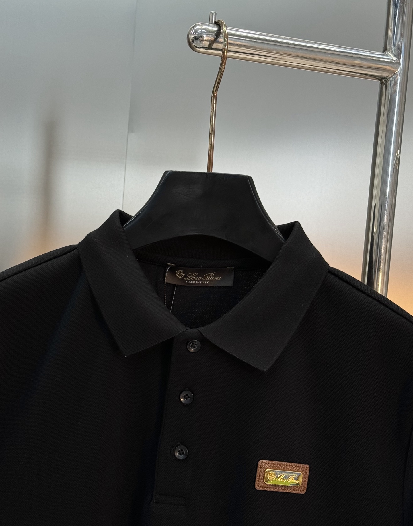 Loro Piana诺悠翩雅 25s秋冬新款男士休闲POLO.采用最新的经典的lP🆕原版五金打造的标识！