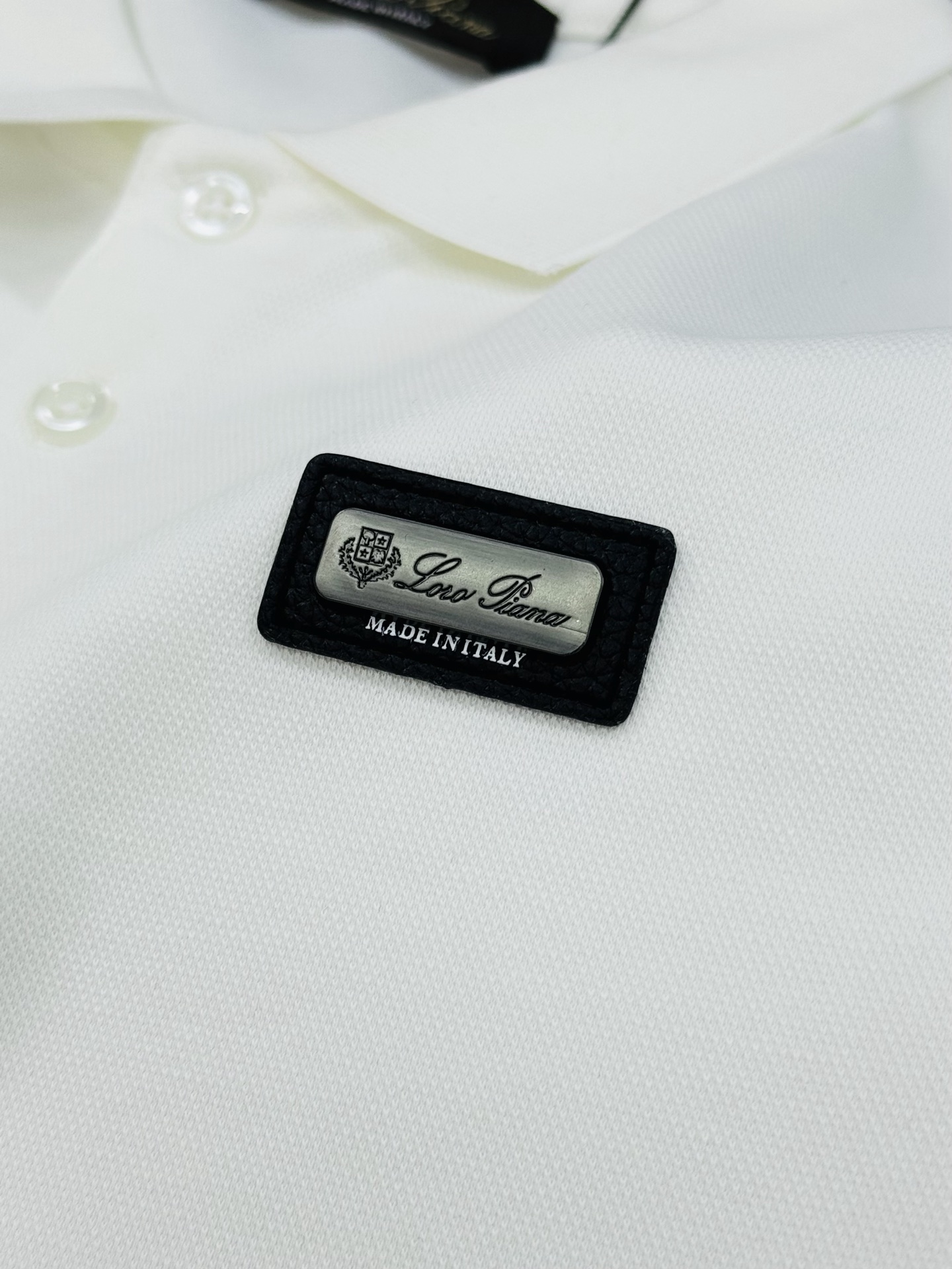 Loro Piana诺悠翩雅 25s秋冬新款男士休闲POLO.采用最新的经典的lP🆕原版五金打造的标识！