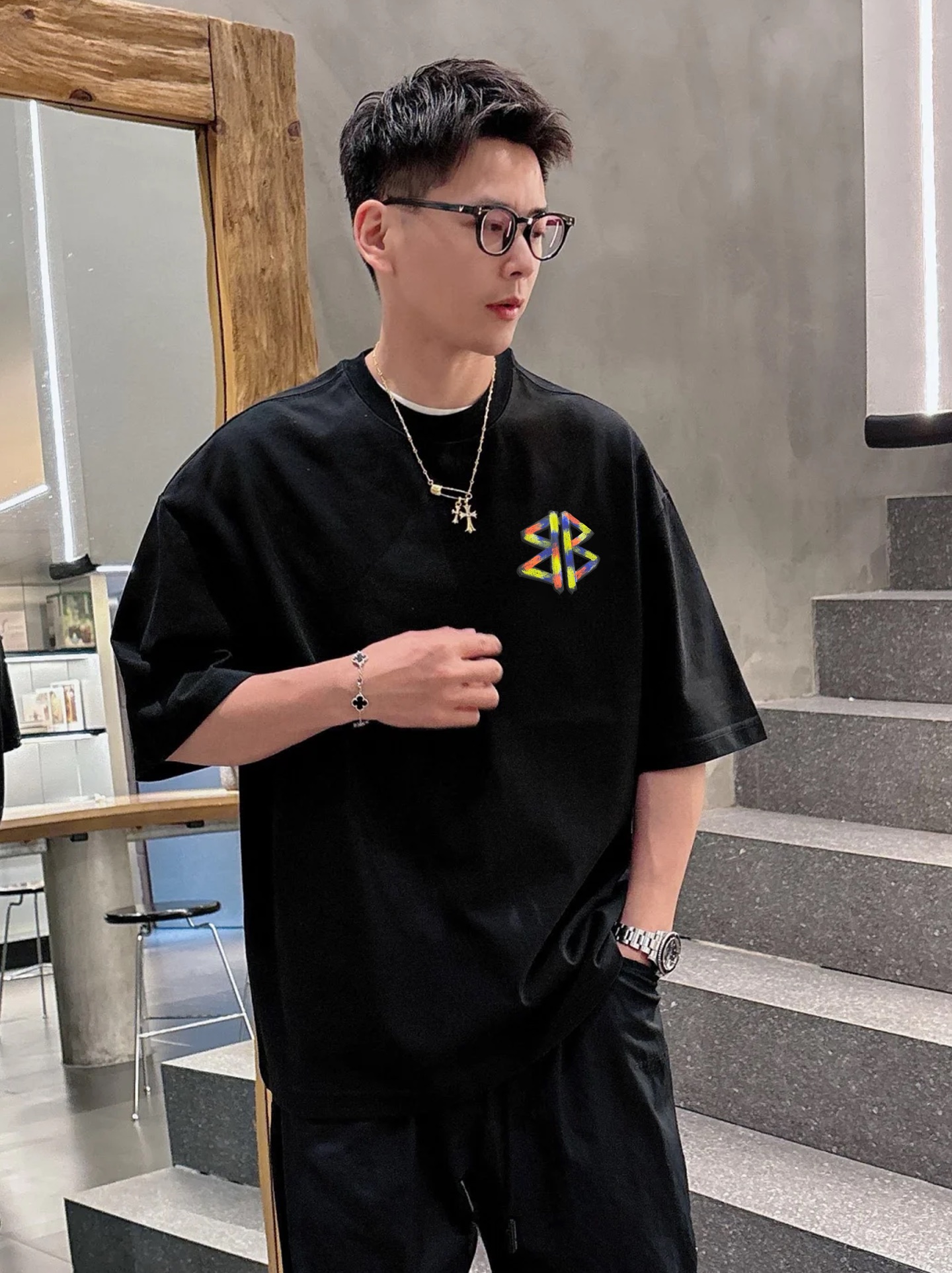 Balenciaga巴黎世家25s新款潮牌T恤.采用独家定制面料，柔软透气超舒服!双面彩色喷色Logo，