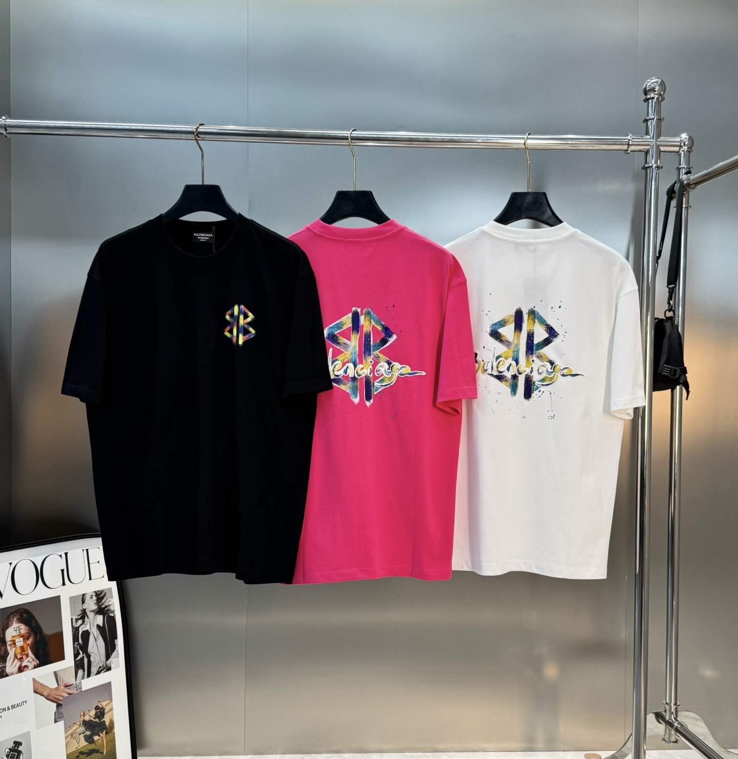 Balenciaga巴黎世家25s新款潮牌T恤.采用独家定制面料，柔软透气超舒服!双面彩色喷色Logo，