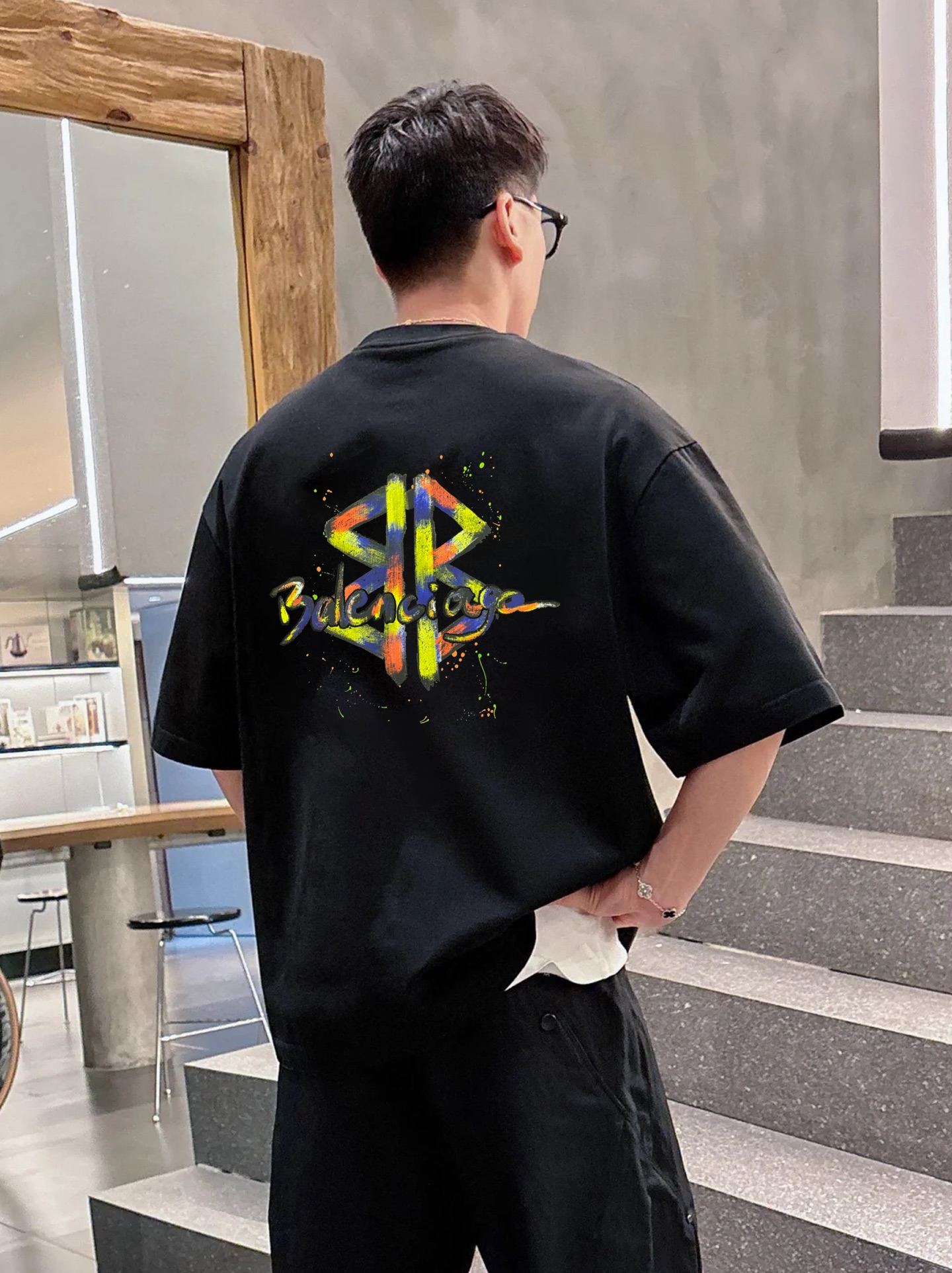 Balenciaga巴黎世家25s新款潮牌T恤.采用独家定制面料，柔软透气超舒服!双面彩色喷色Logo，