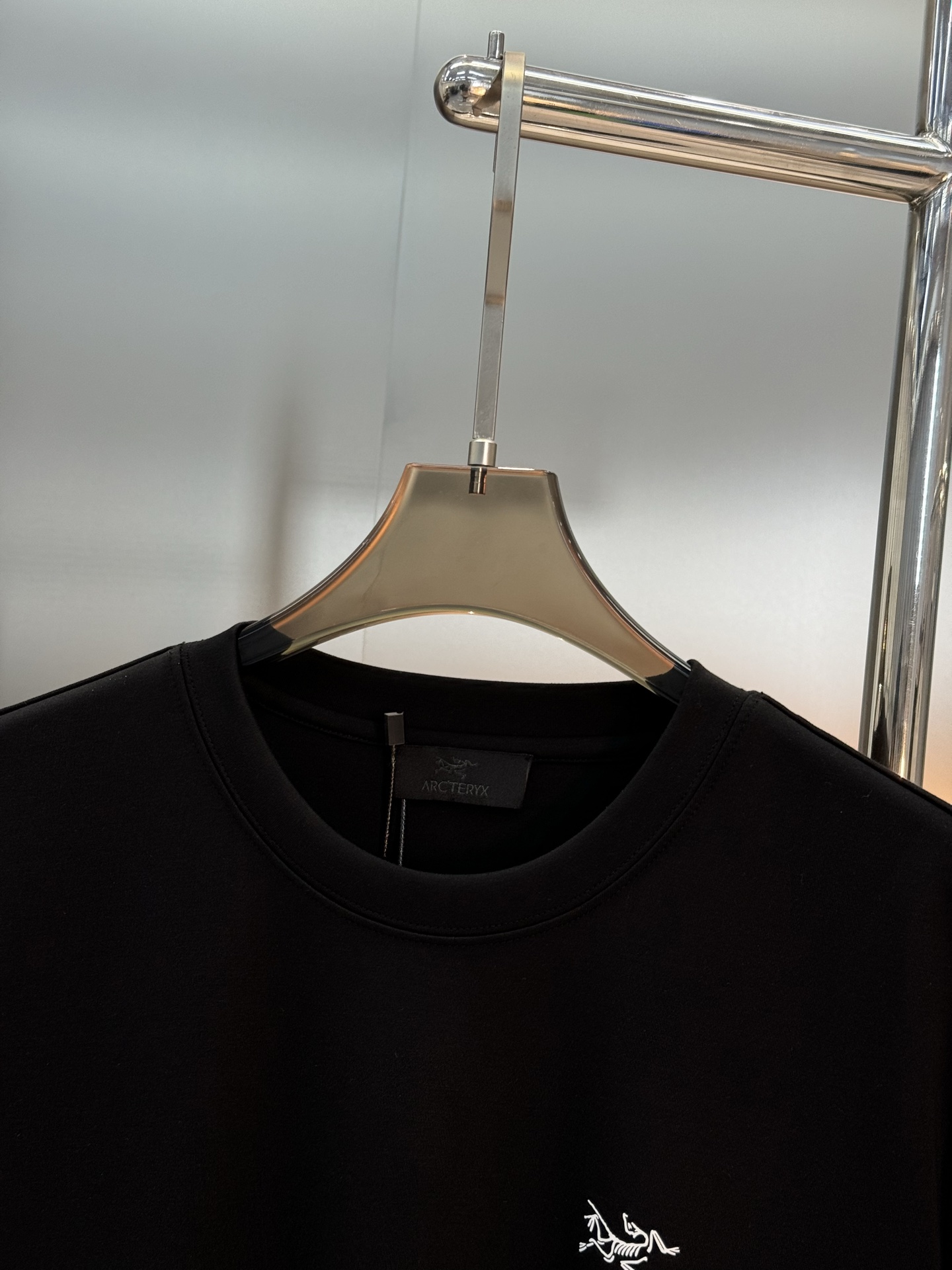 Arcteryx始祖鸟Cormac Crew LS长袖T恤，基础款推荐.适合户外运动和日常穿搭。高克重莫