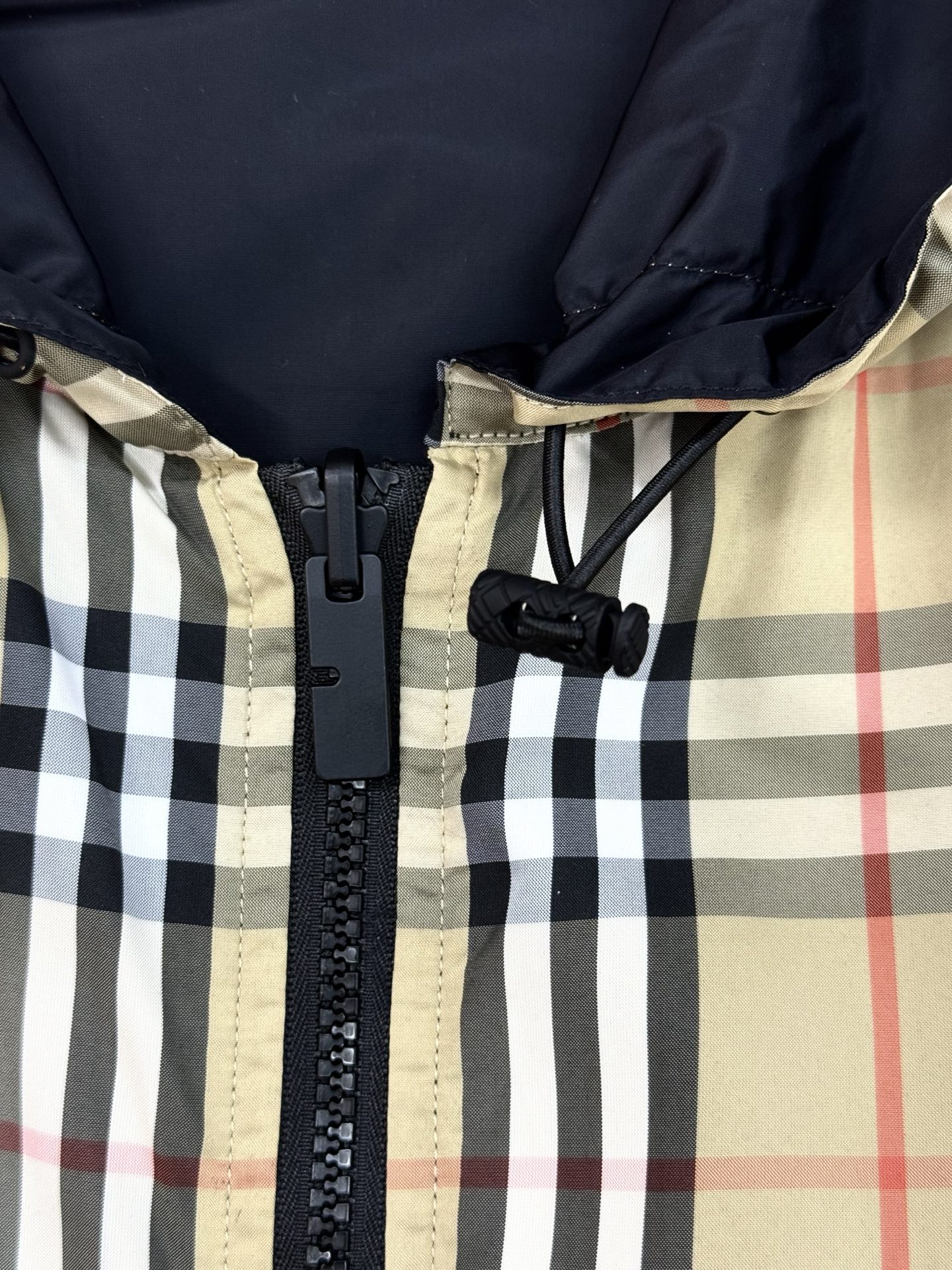 BBR巴宝莉25s新品.格纹双面穿连帽外套.定织定染格子面料，经典B家格子造型呈现.双面穿胸口基础款品牌