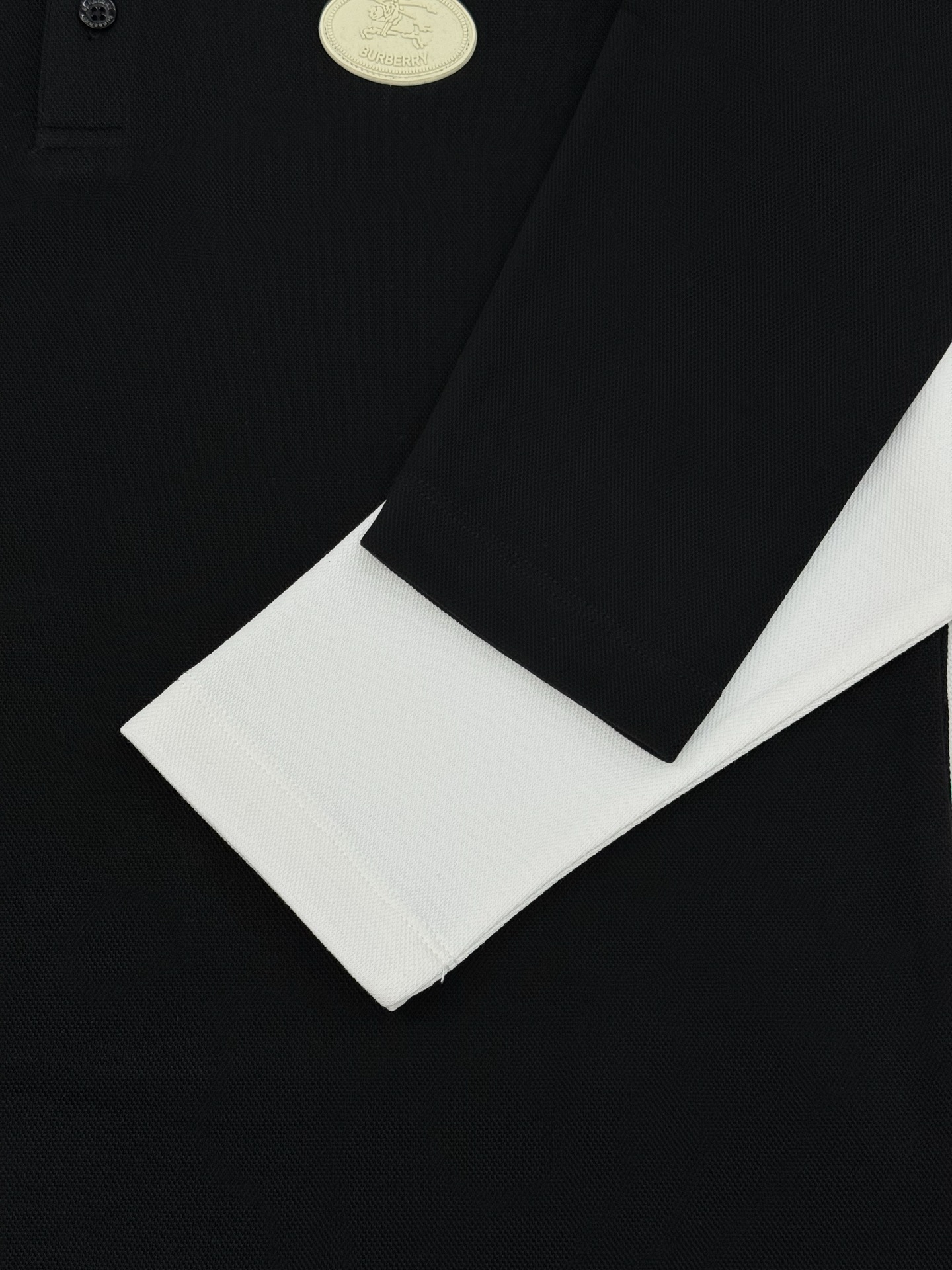 BBR巴宝莉2025s秋冬新款男士长袖翻领Polo衫！简约时尚大气不失优雅，单穿内搭体面过人，品质控/细