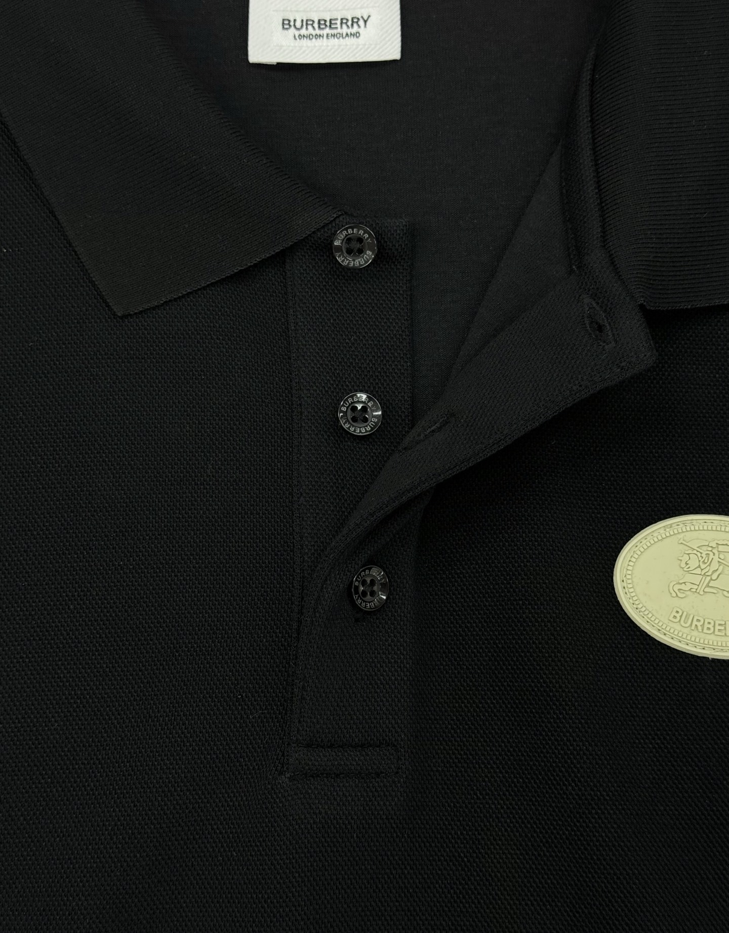 BBR巴宝莉2025s秋冬新款男士长袖翻领Polo衫！简约时尚大气不失优雅，单穿内搭体面过人，品质控/细