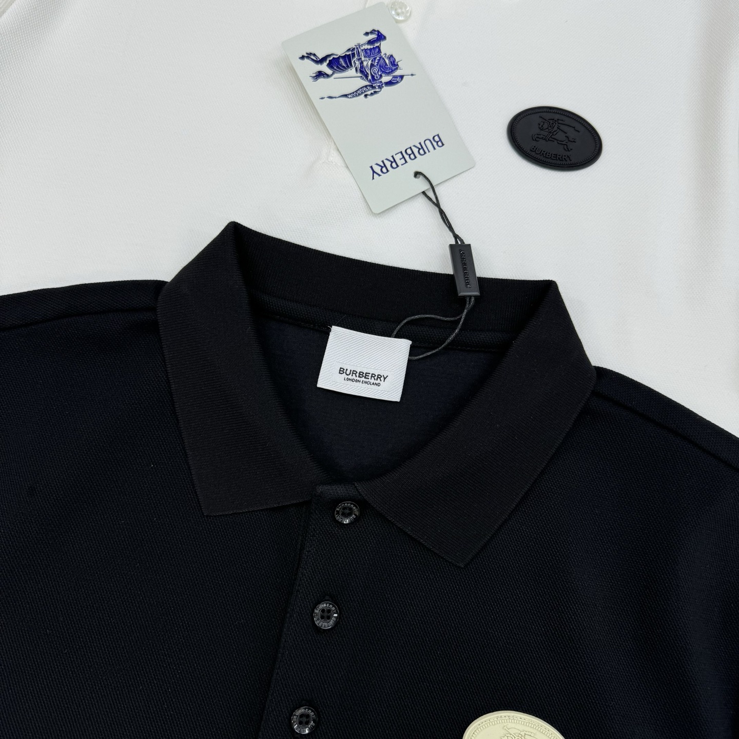 BBR巴宝莉2025s秋冬新款男士长袖翻领Polo衫！简约时尚大气不失优雅，单穿内搭体面过人，品质控/细