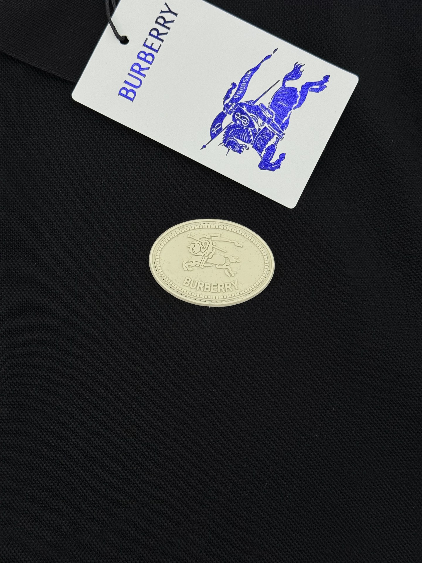 BBR巴宝莉2025s秋冬新款男士长袖翻领Polo衫！简约时尚大气不失优雅，单穿内搭体面过人，品质控/细