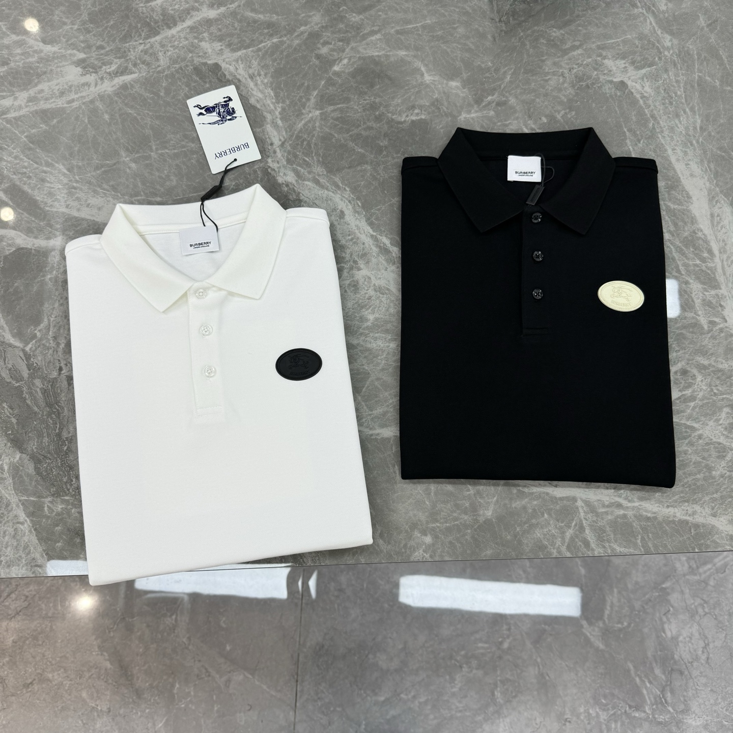 BBR巴宝莉2025s秋冬新款男士长袖翻领Polo衫！简约时尚大气不失优雅，单穿内搭体面过人，品质控/细