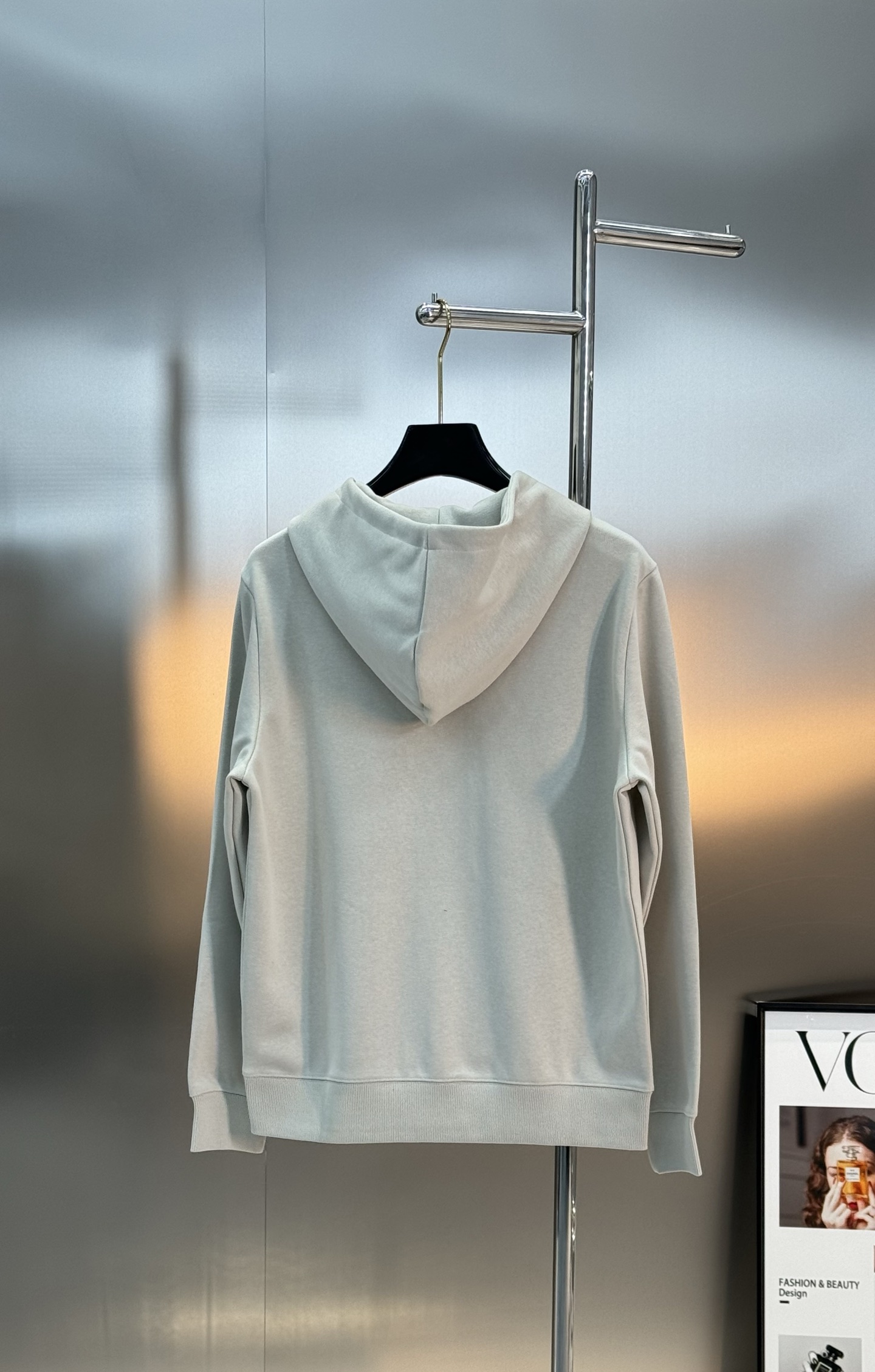 Fendi芬迪25s新款小狗提花连帽卫衣，灵感来自创意总监Silvia Venturini Fendi的