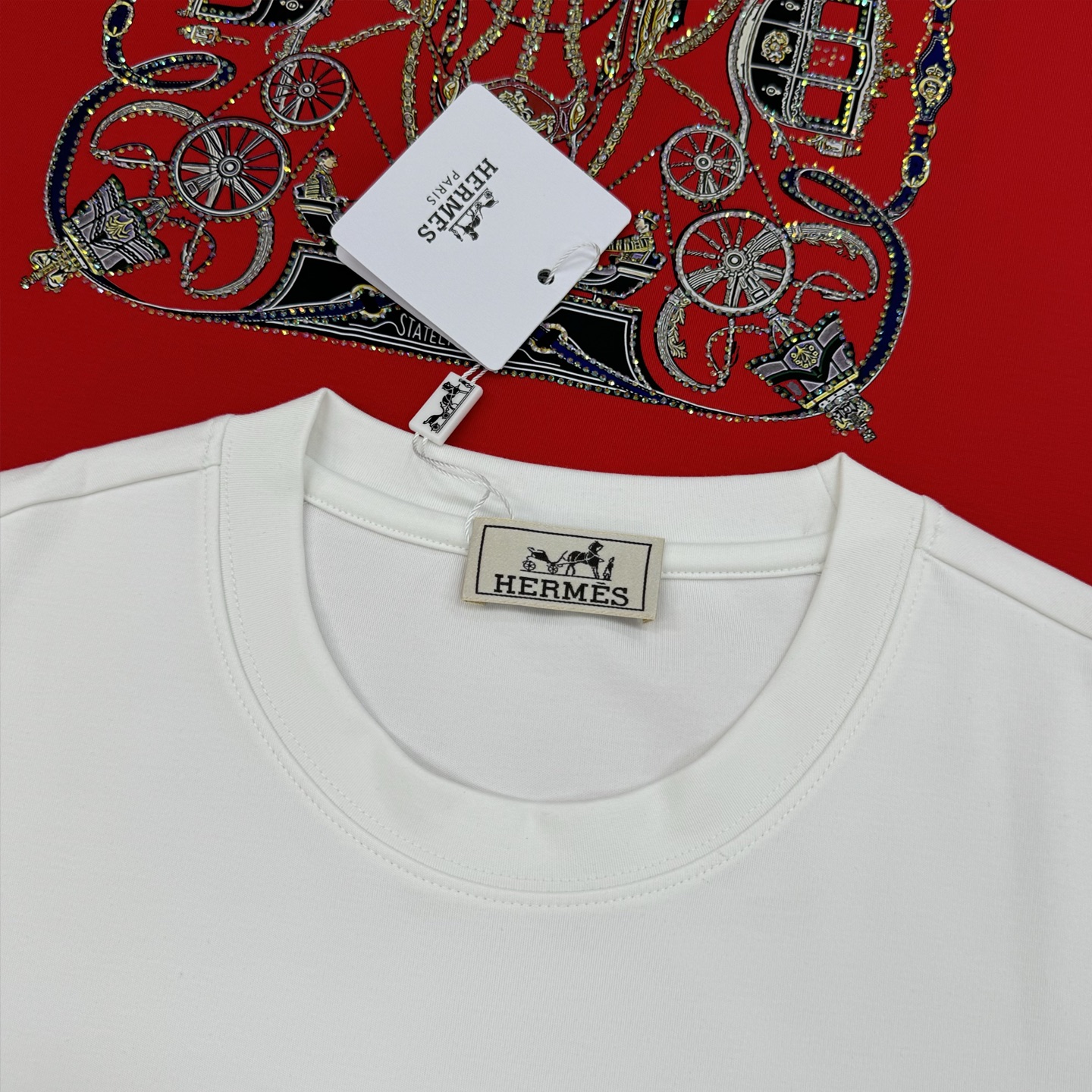 HERME*爱马*25s新款莫代尔长袖T恤.色彩搭配非常丰富.适合时尚街头潮流品牌图形搭配！规则型四方连