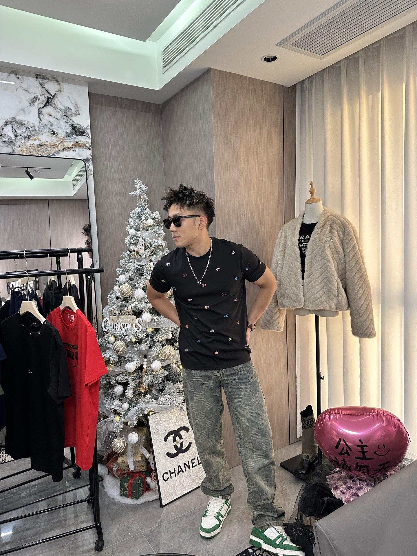 Gucci古奇25s新款莫代尔短袖T恤.满身重工3D字母绣花.糖果色彩绣花突出品牌字母设计.高克重300