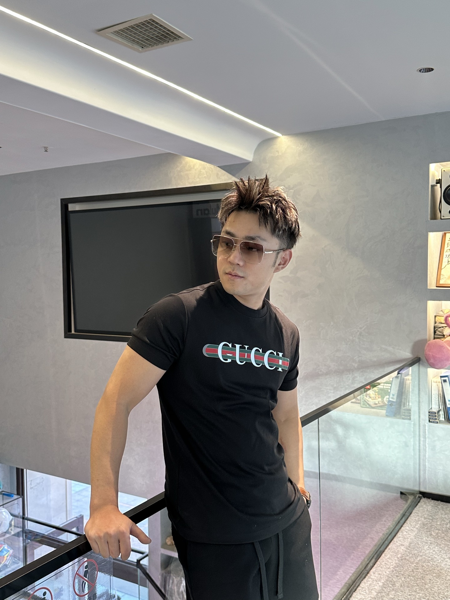 GUCC*古-齐25s新品莫代尔T恤.经典款式推荐.胸前经典多彩徽标费时费工，撞色烫画工艺.每一件都是难