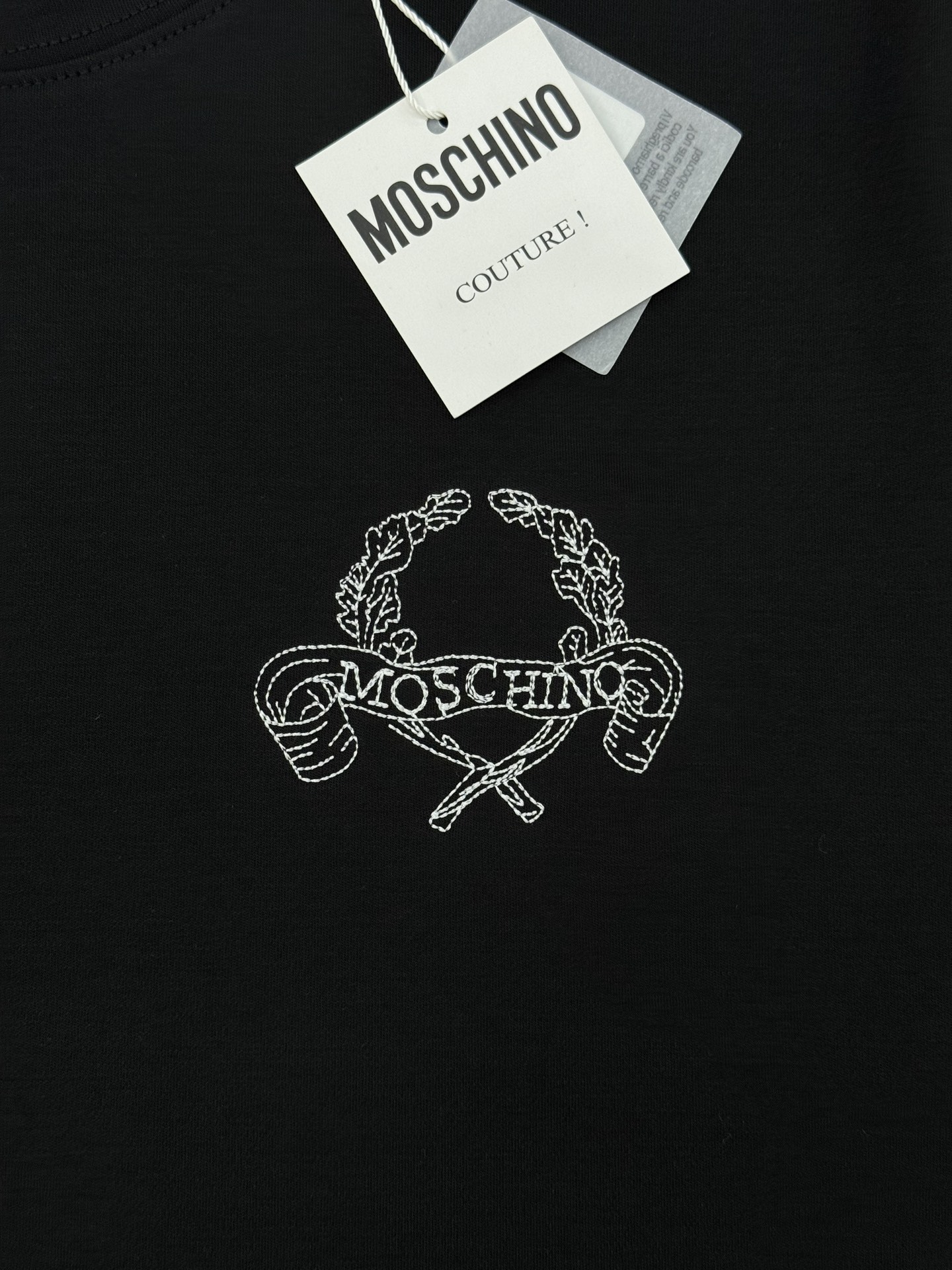 Monschino莫斯奇诺莫法尔新款短袖T恤.小红书同款～胸前精致品牌字母图形绣花.3D🪡刺绣品质超好！